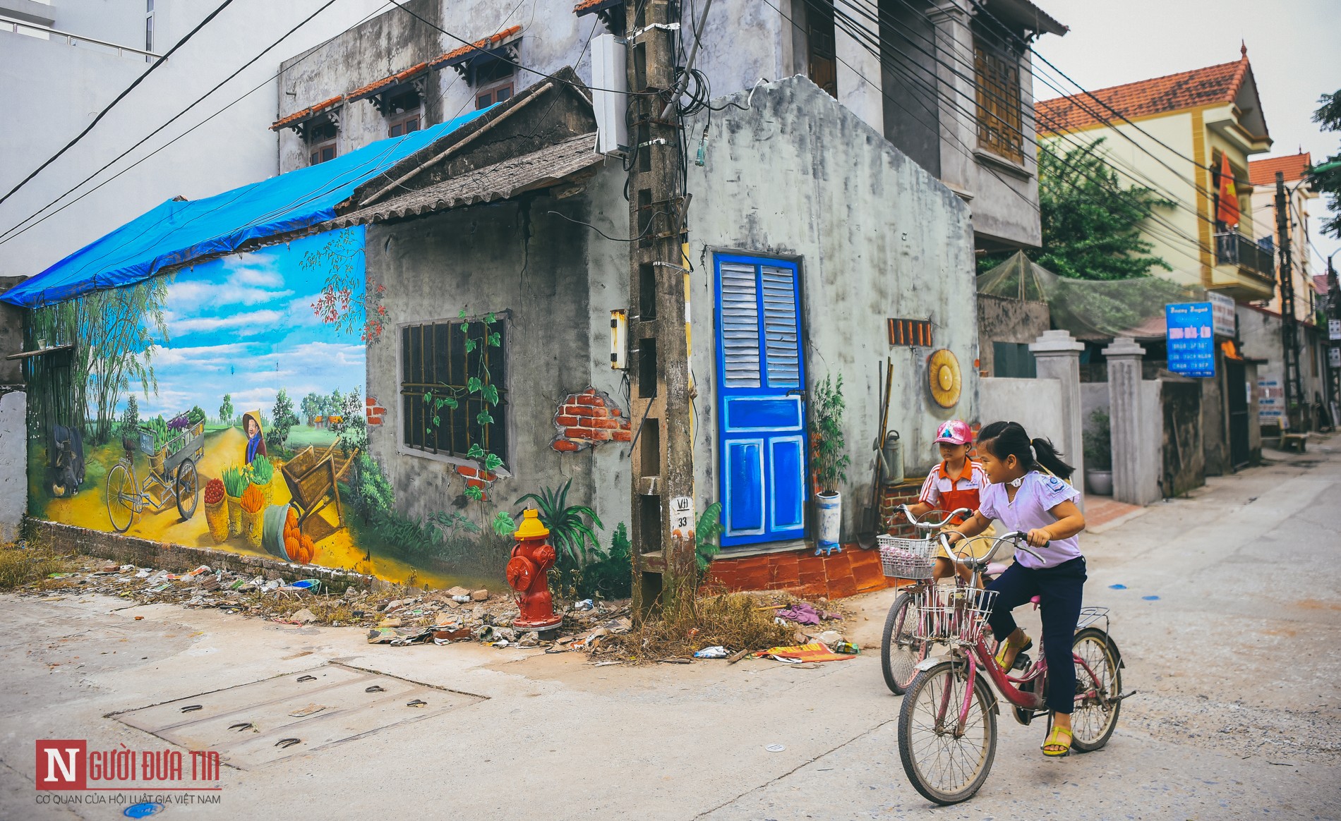 Văn hoá - Cận cảnh làng bích họa đầu tiên ở Hà Nội (Hình 12).