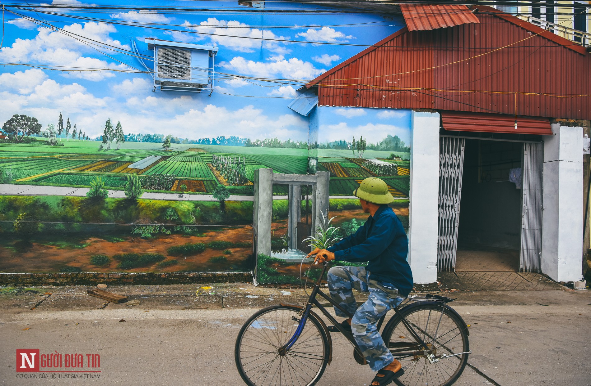 Văn hoá - Cận cảnh làng bích họa đầu tiên ở Hà Nội (Hình 3).