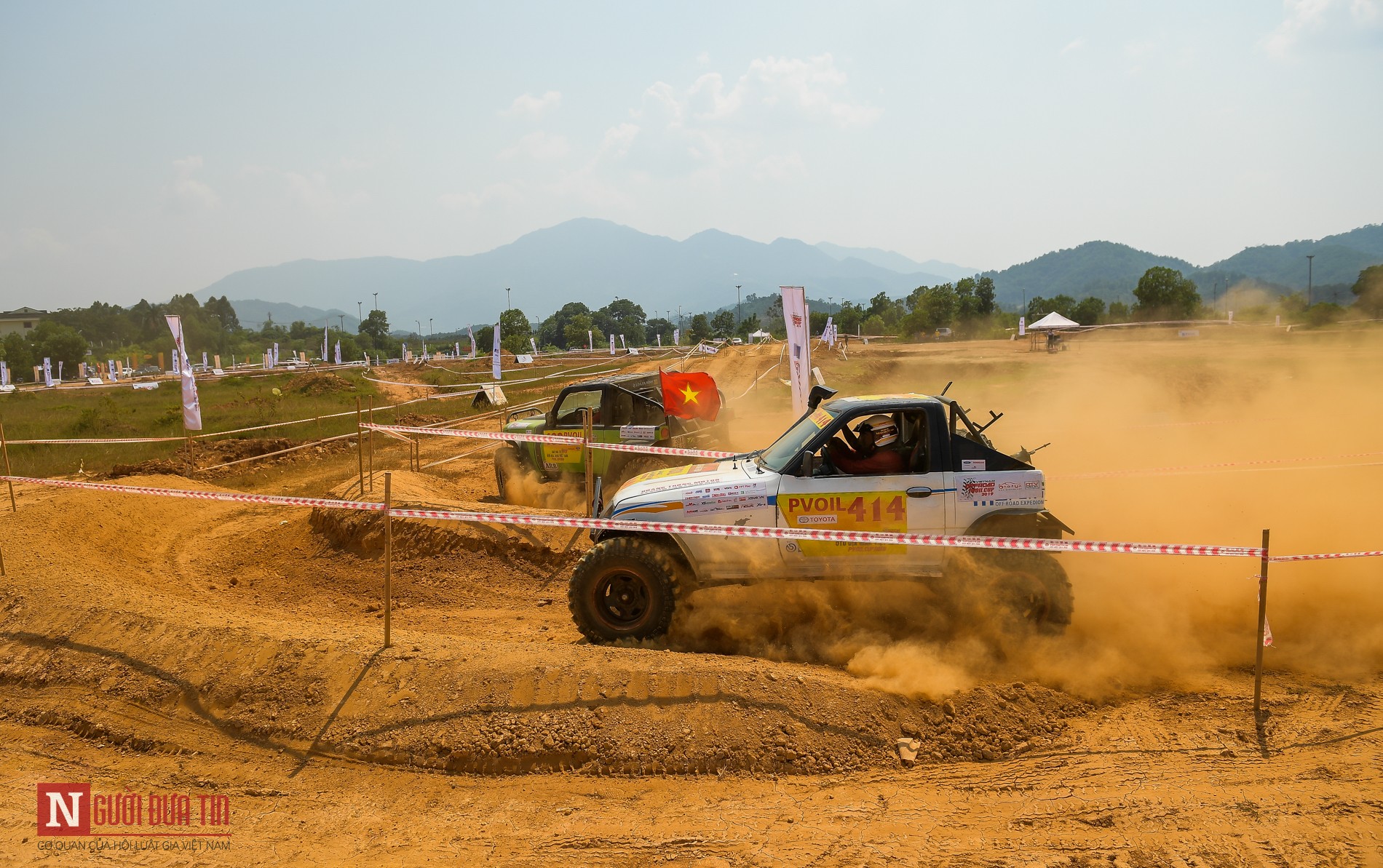 Tin nhanh - Mãn nhãn màn đua xe ô tô địa hình PVOIL CUP 2019