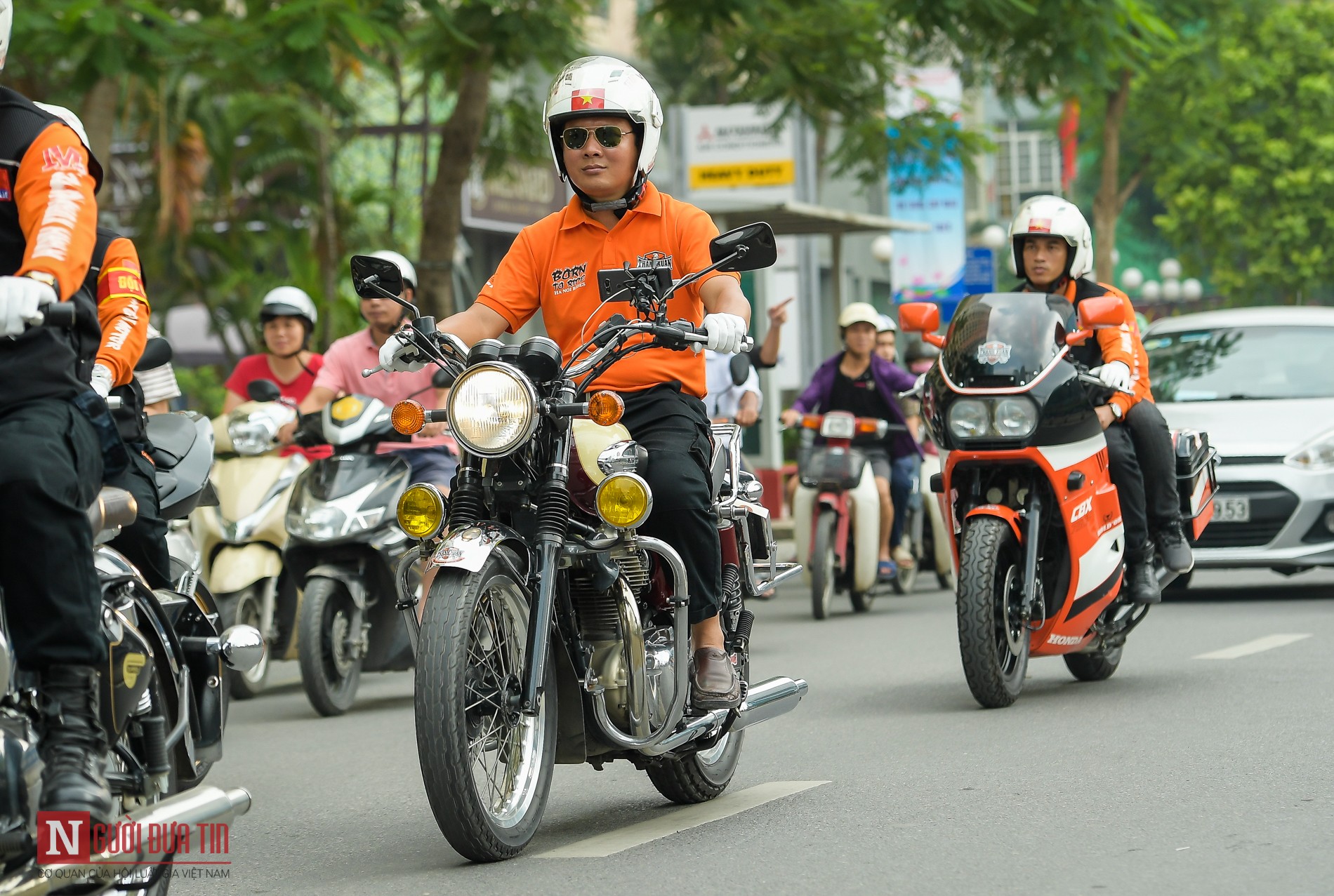 Tin nhanh - Hàng trăm mô tô phân khối lớn 'đại náo' đường phố Hà Nội (Hình 8).