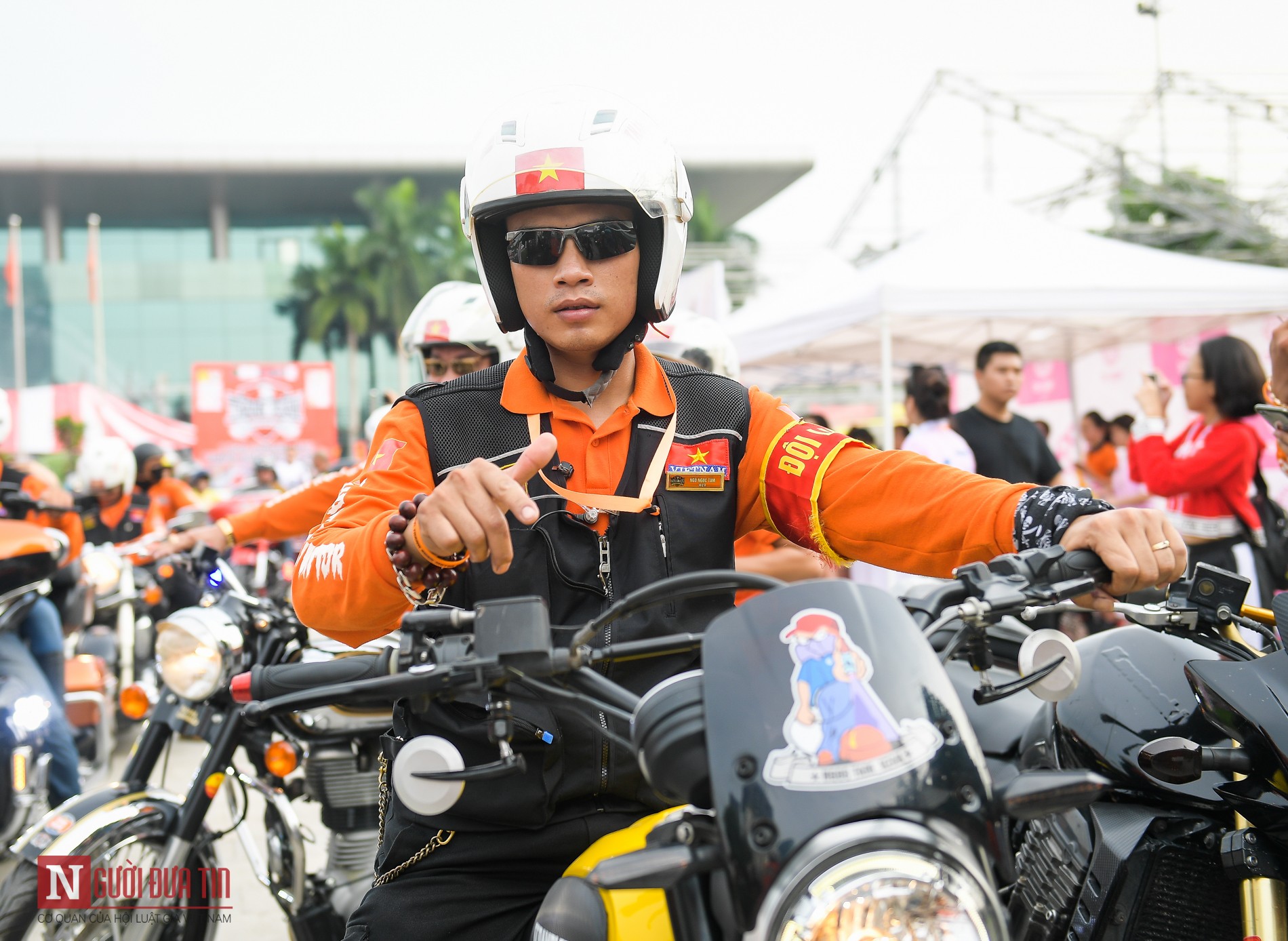 Tin nhanh - Hàng trăm mô tô phân khối lớn 'đại náo' đường phố Hà Nội (Hình 12).