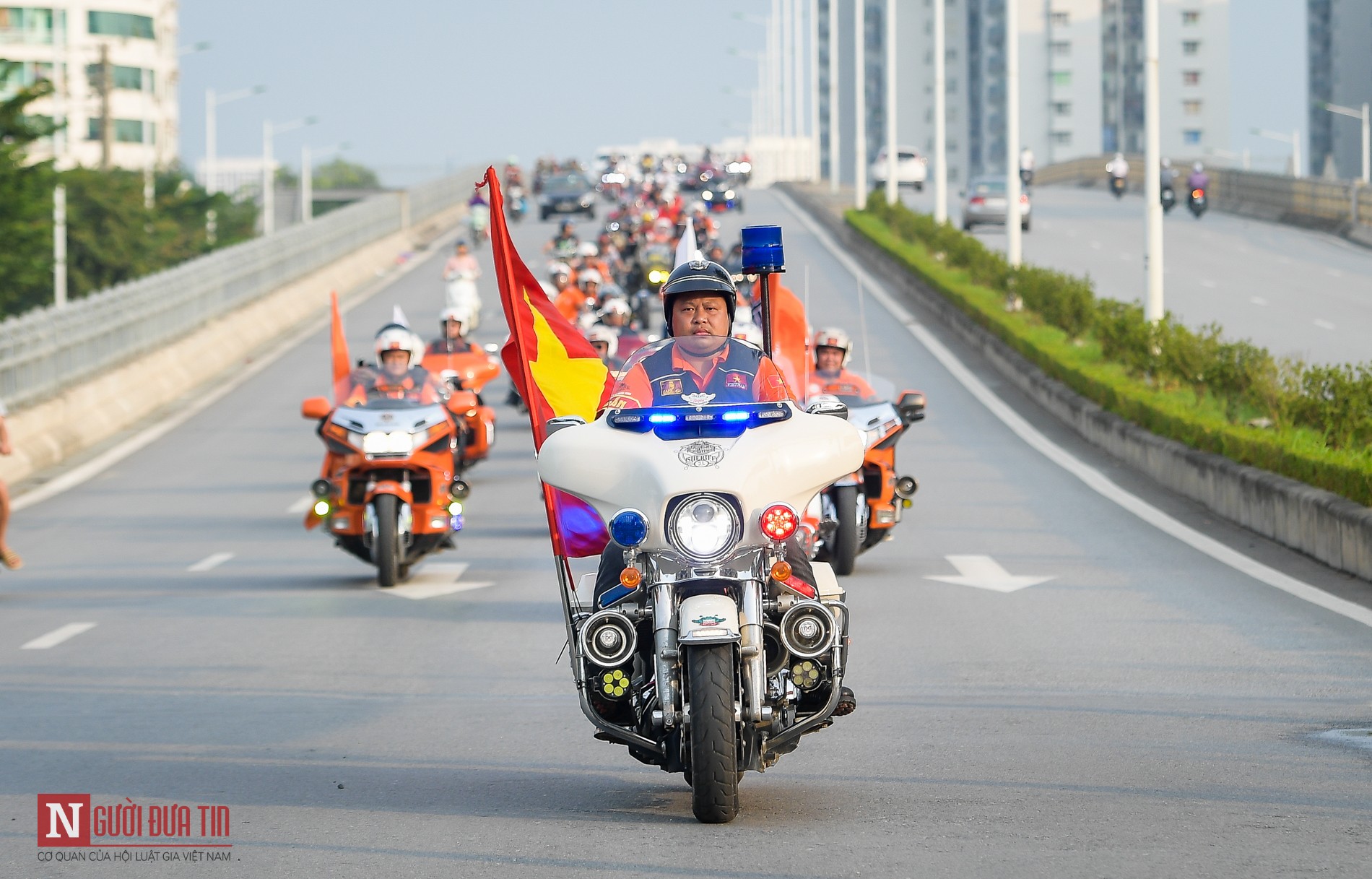 Tin nhanh - Hàng trăm mô tô phân khối lớn 'đại náo' đường phố Hà Nội (Hình 16).