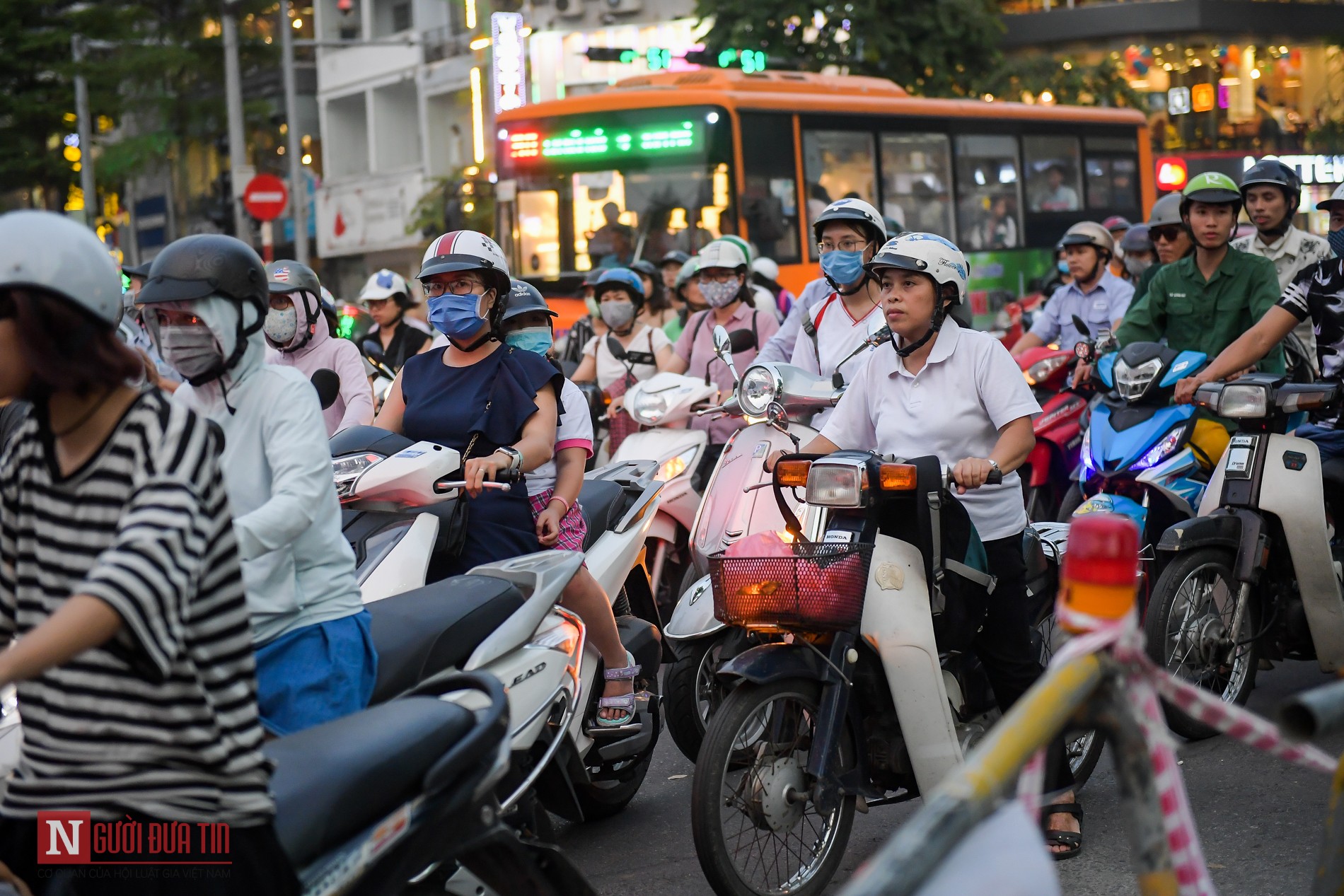 Tin nhanh - Hà Nội: Rào đường Kim Mã khiến giao thông ùn tắc  (Hình 6).