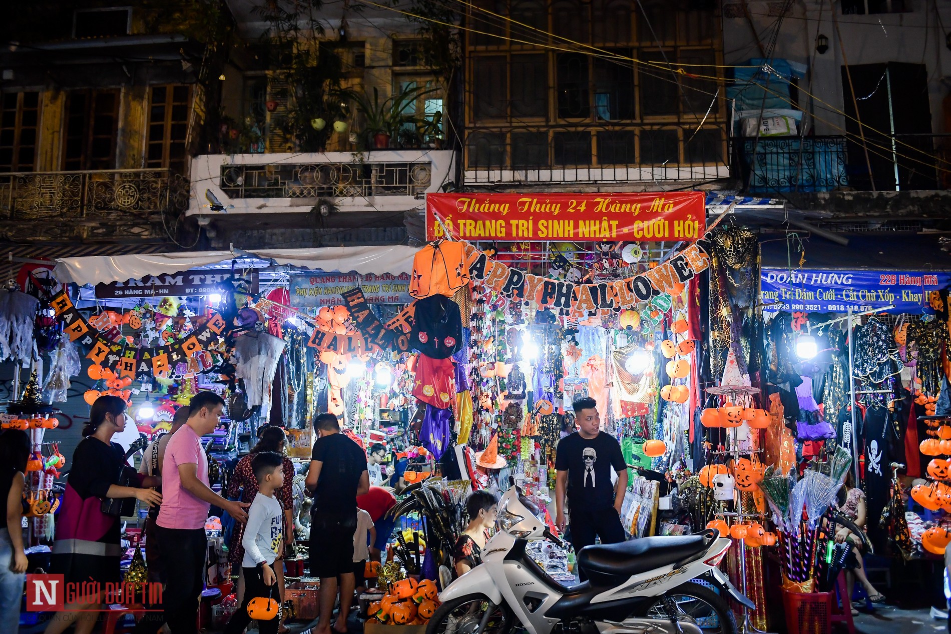 Tin nhanh - Khóc thét vì 'ma quỷ' 'xác ướp' trên phố Hàng Mã trước ngày Halloween (Hình 6).