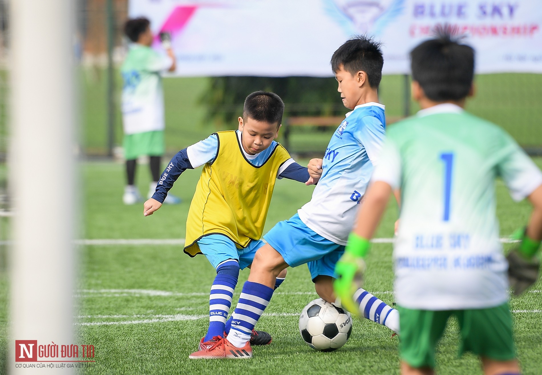 Thể thao - Màn so tài nảy lửa của các cầu thủ nhí tại giải Blue Sky Championship 2019 (Hình 2).