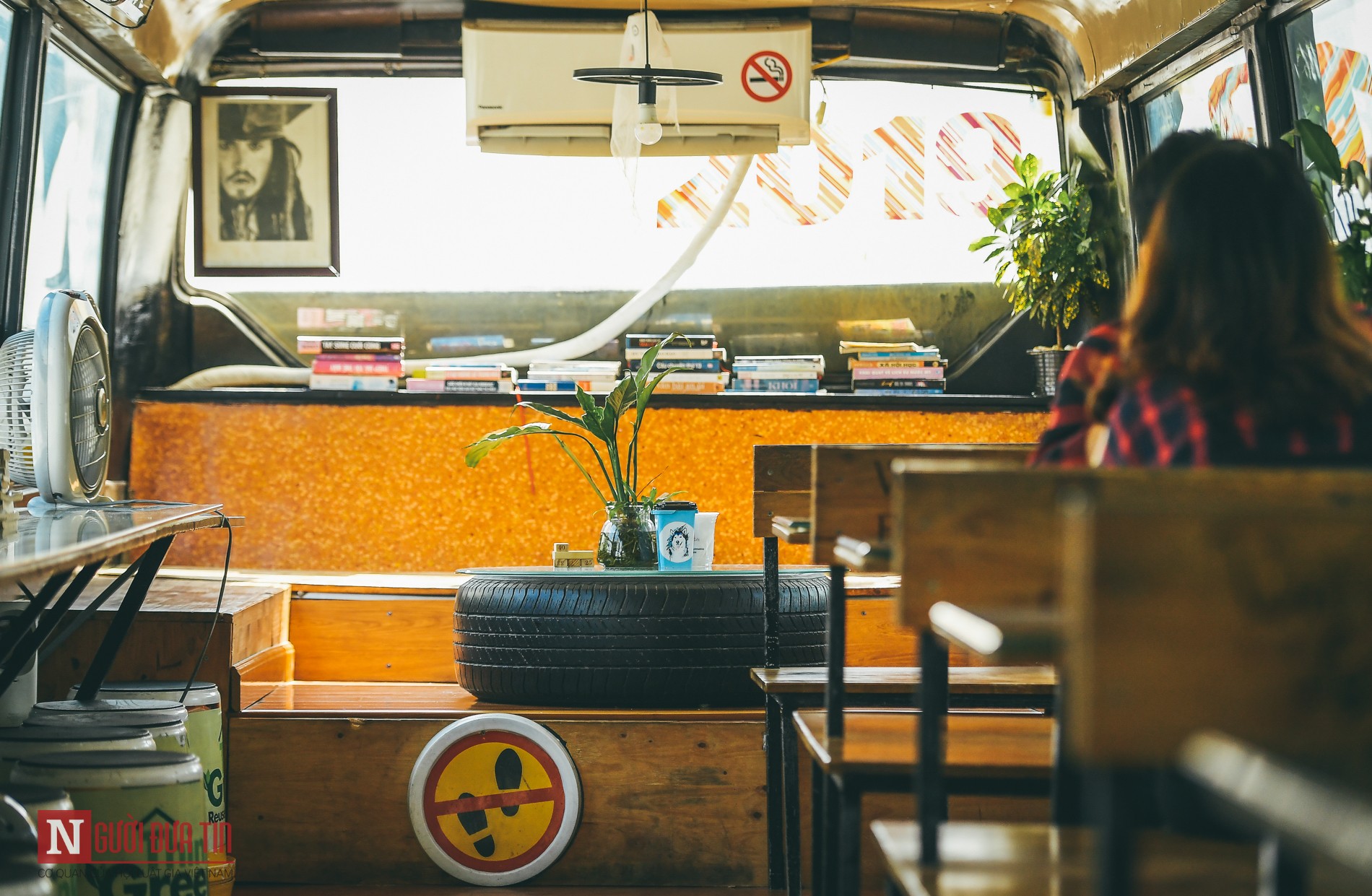 Tin nhanh - Độc đáo quán cafe từ khung xe ô tô và vật liệu tái chế (Hình 8).