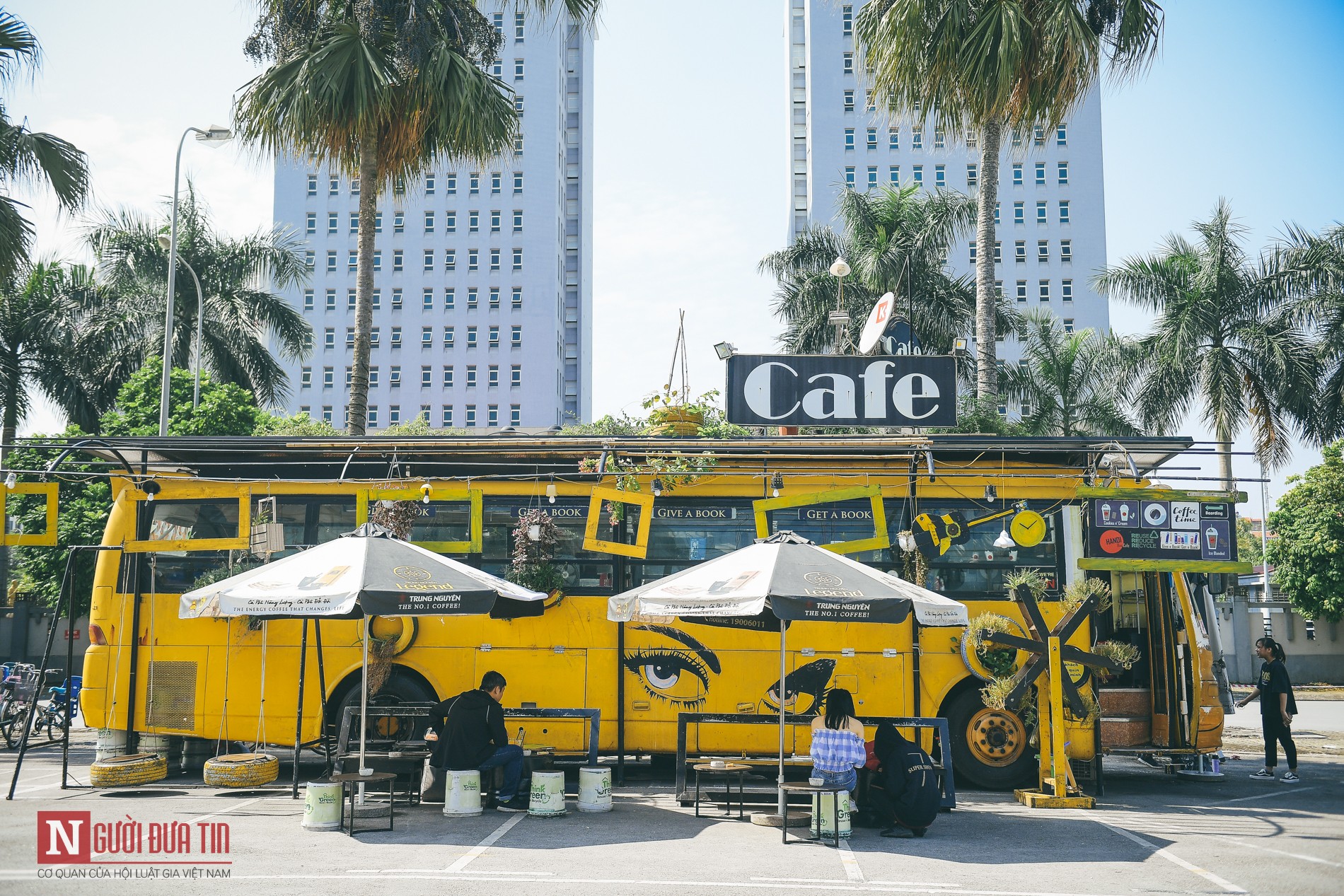 Tin nhanh - Độc đáo quán cafe từ khung xe ô tô và vật liệu tái chế (Hình 6).