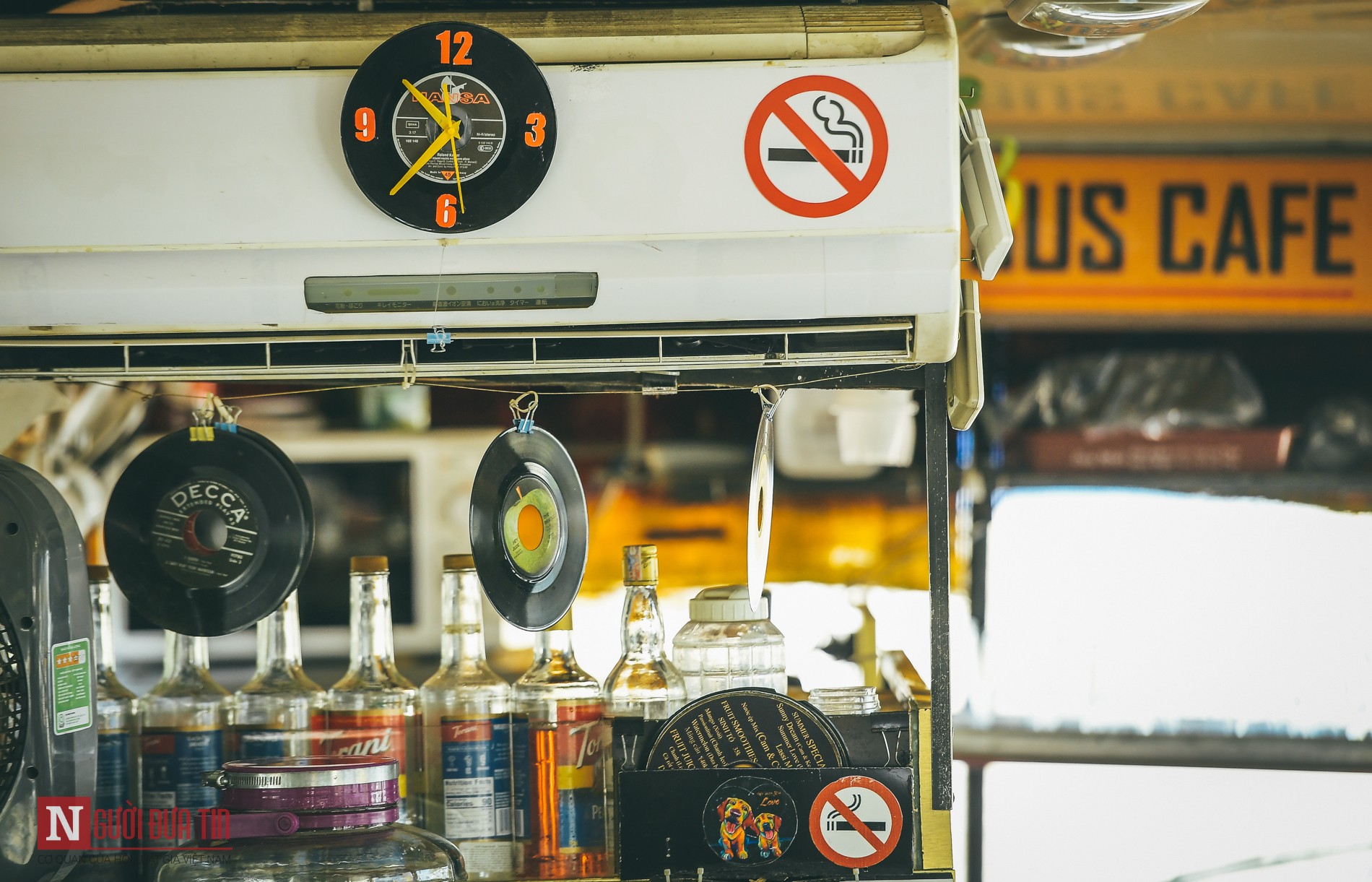 Tin nhanh - Độc đáo quán cafe từ khung xe ô tô và vật liệu tái chế (Hình 9).