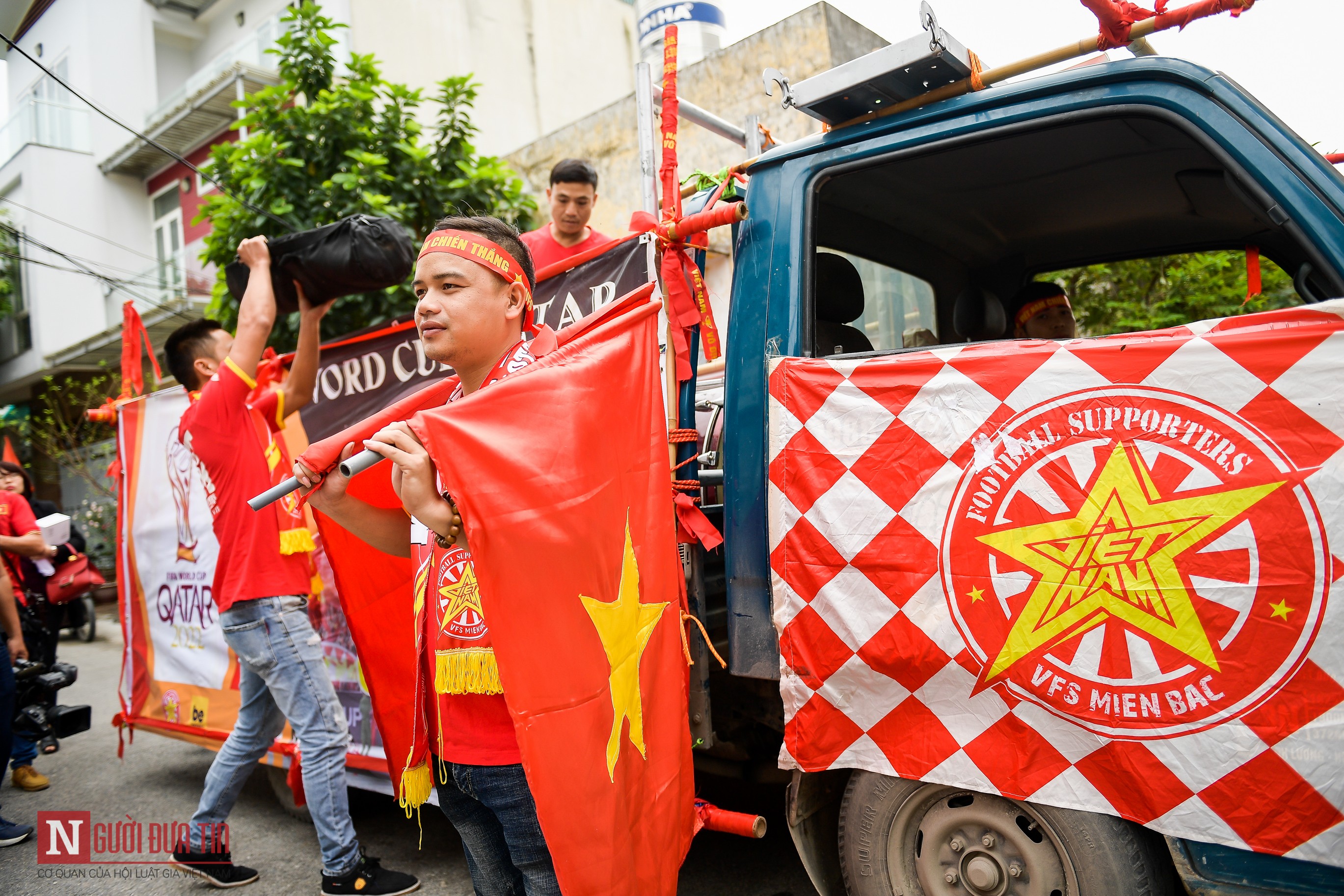 Thể thao - Trực tiếp bóng đá vòng loại WC 2022 Việt Nam vs UAE: Tiến Linh tung cú sút 'quỷ khốc thần sầu' xé toạc lưới UAE (Hình 14).