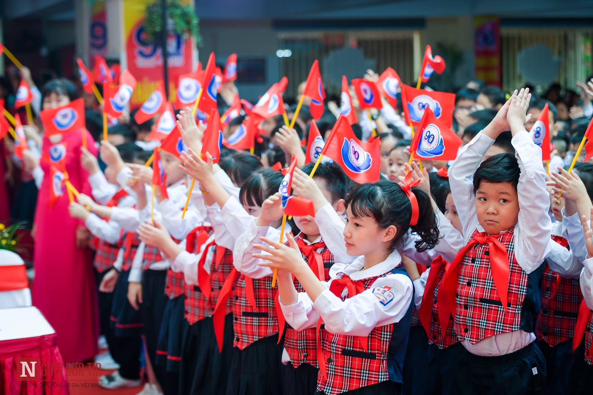 Giáo dục - Hà Nội: Trường tiểu học Thăng Long tưng bừng kỷ niệm 90 năm thành lập và đón nhận Cờ thi đua Chính phủ (Hình 4).