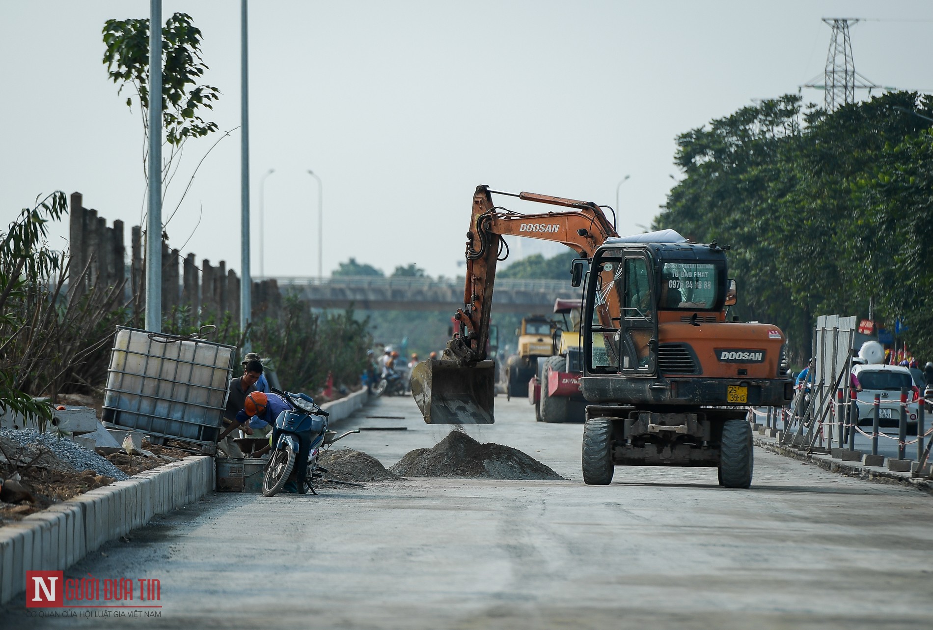 Tin nhanh - Toàn cảnh Đại Lộ Thăng Long được đầu tư 40 tỷ mở thêm 4 làn xe (Hình 10).