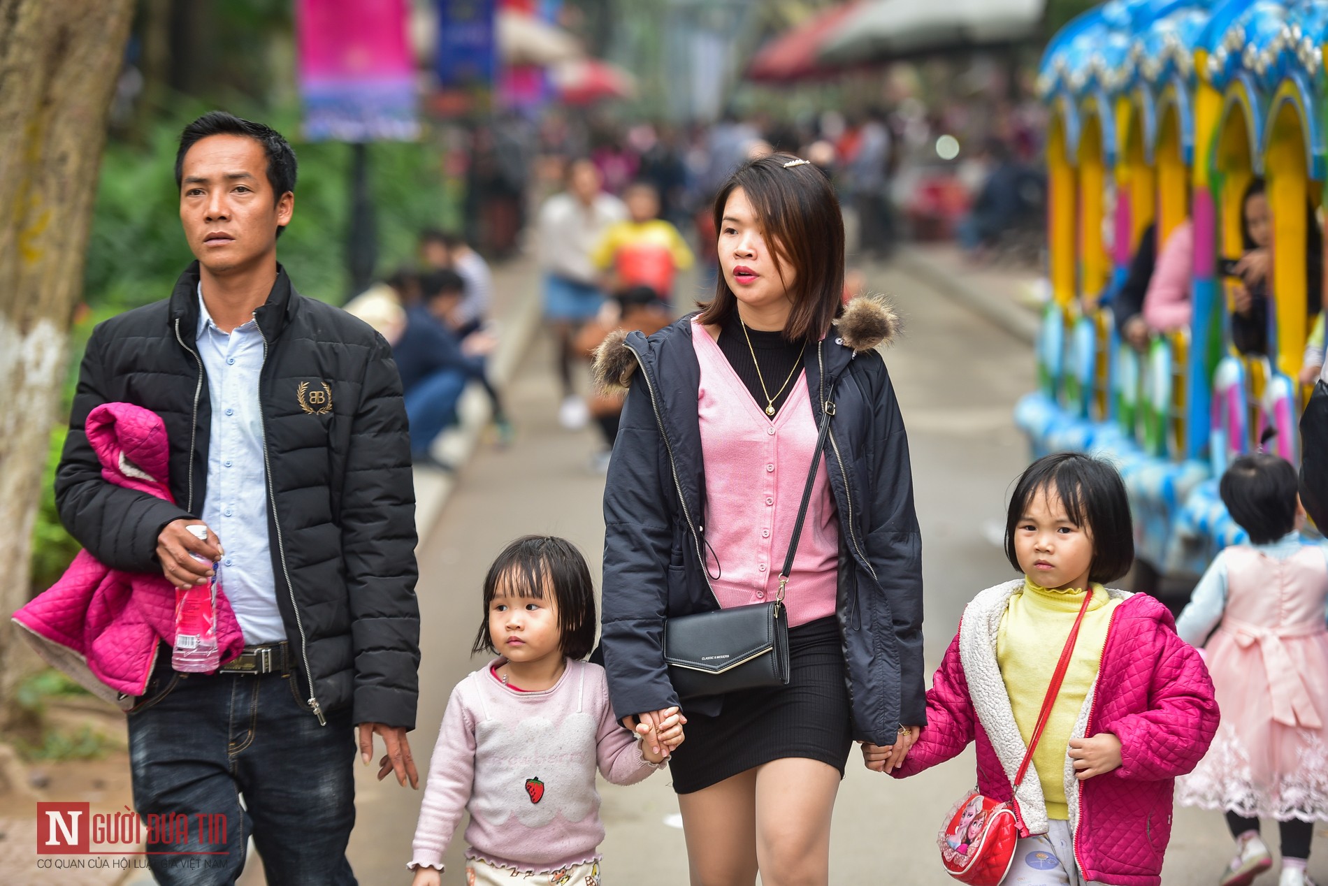 Tin nhanh - Hàng nghìn người đổ về công viên Thủ Lệ trong dịp nghỉ tết dương lịch 2020 (Hình 5).
