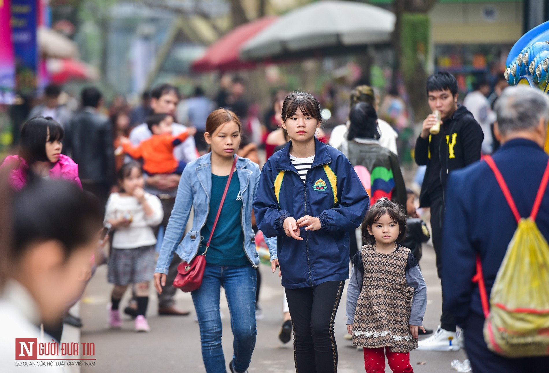 Tin nhanh - Hàng nghìn người đổ về công viên Thủ Lệ trong dịp nghỉ tết dương lịch 2020 (Hình 3).