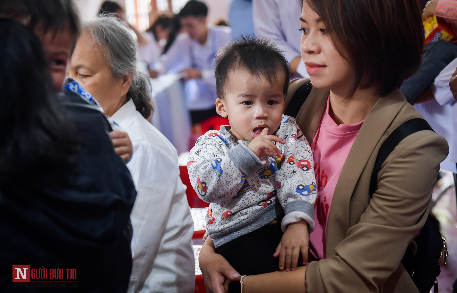 Tin nhanh - Nam Định: Trẻ em mồ côi khuyết tật được thăm khám, cấp thuốc miễn phí trong những ngày giáp tết (Hình 13).