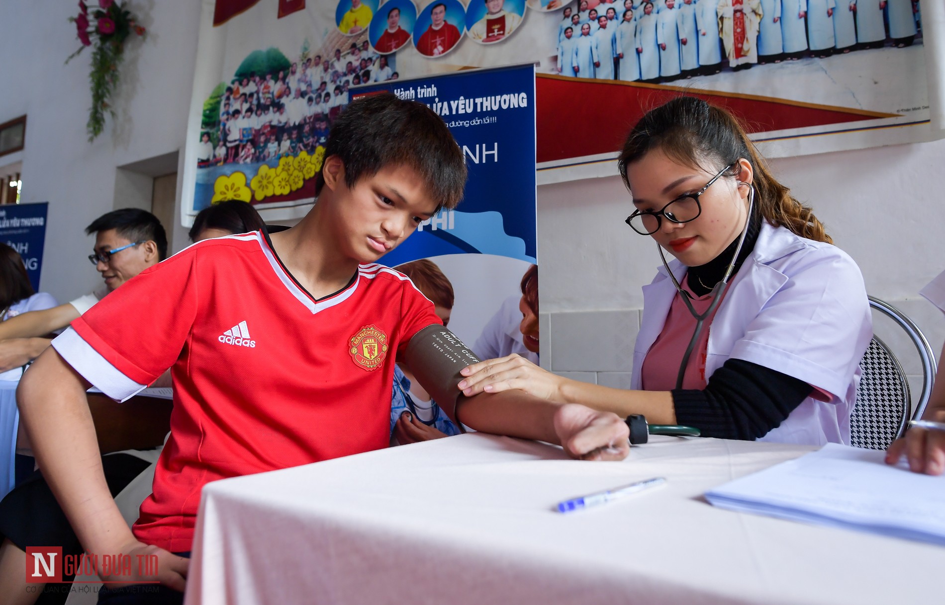 Tin nhanh - Nam Định: Trẻ em mồ côi khuyết tật được thăm khám, cấp thuốc miễn phí trong những ngày giáp tết (Hình 3).