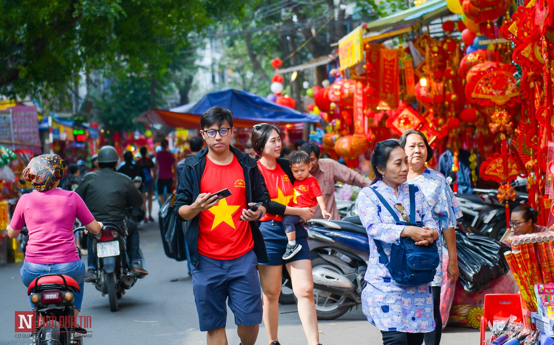 Tin nhanh - Đến phố Hàng Mã để thấy Tết đã về rất gần! (Hình 7).