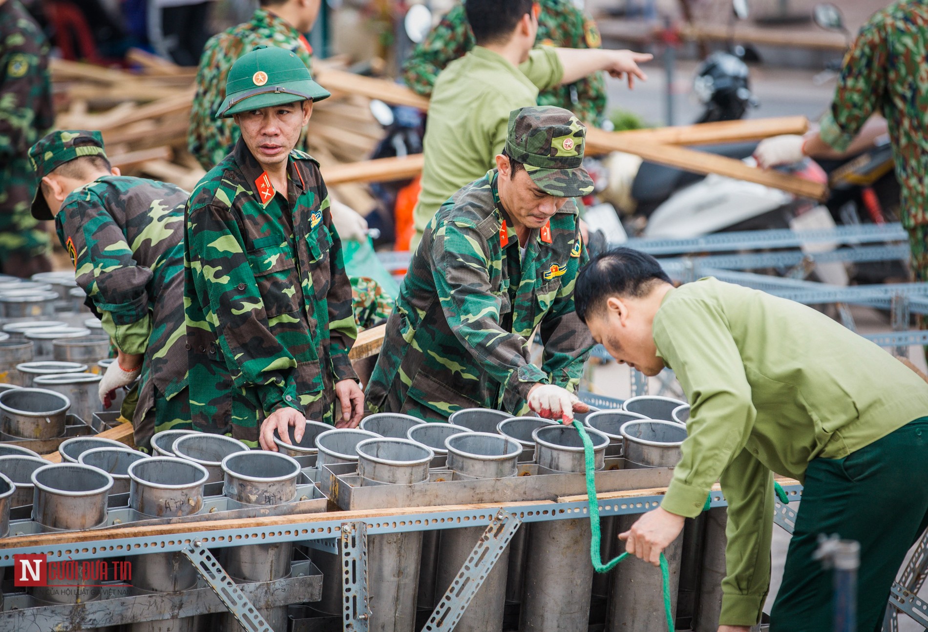 Tin nhanh - Mục sở thị trận địa pháo hoa đón giao thừa tại Hà Nội (Hình 7).