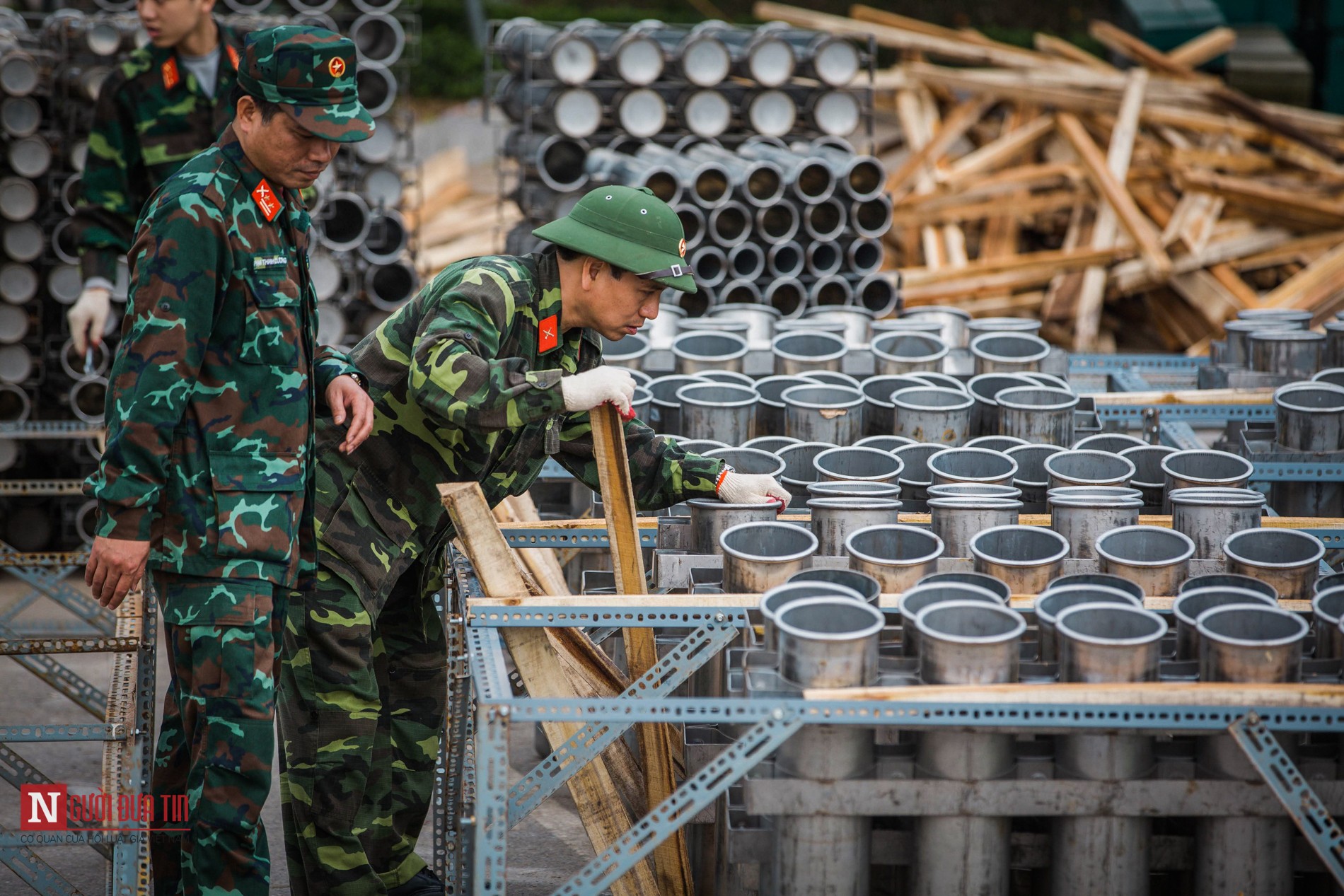 Tin nhanh - Mục sở thị trận địa pháo hoa đón giao thừa tại Hà Nội (Hình 9).