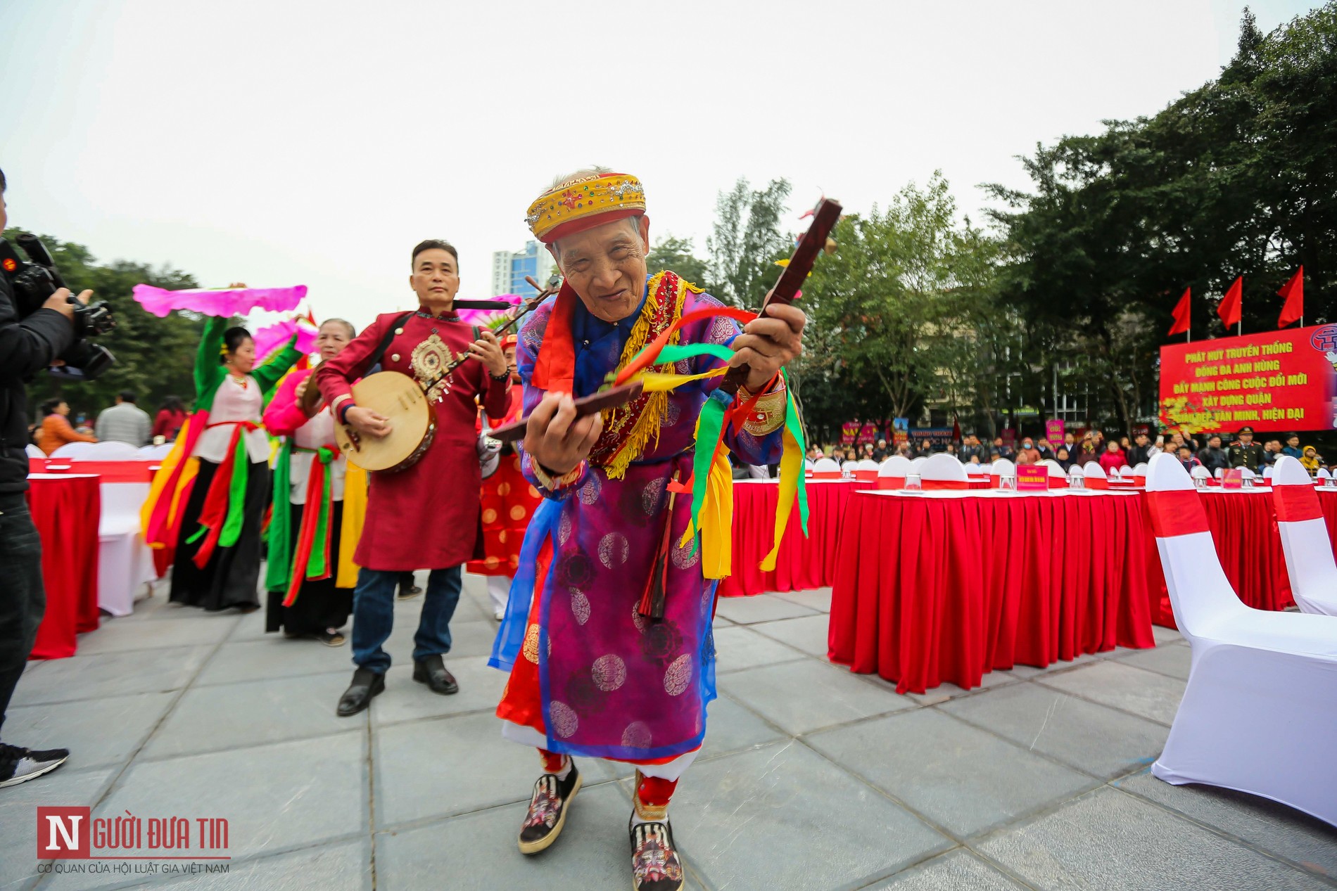 Tin nhanh - Hàng nghìn người dâng hương tưởng nhớ vua Quang Trung (Hình 9).