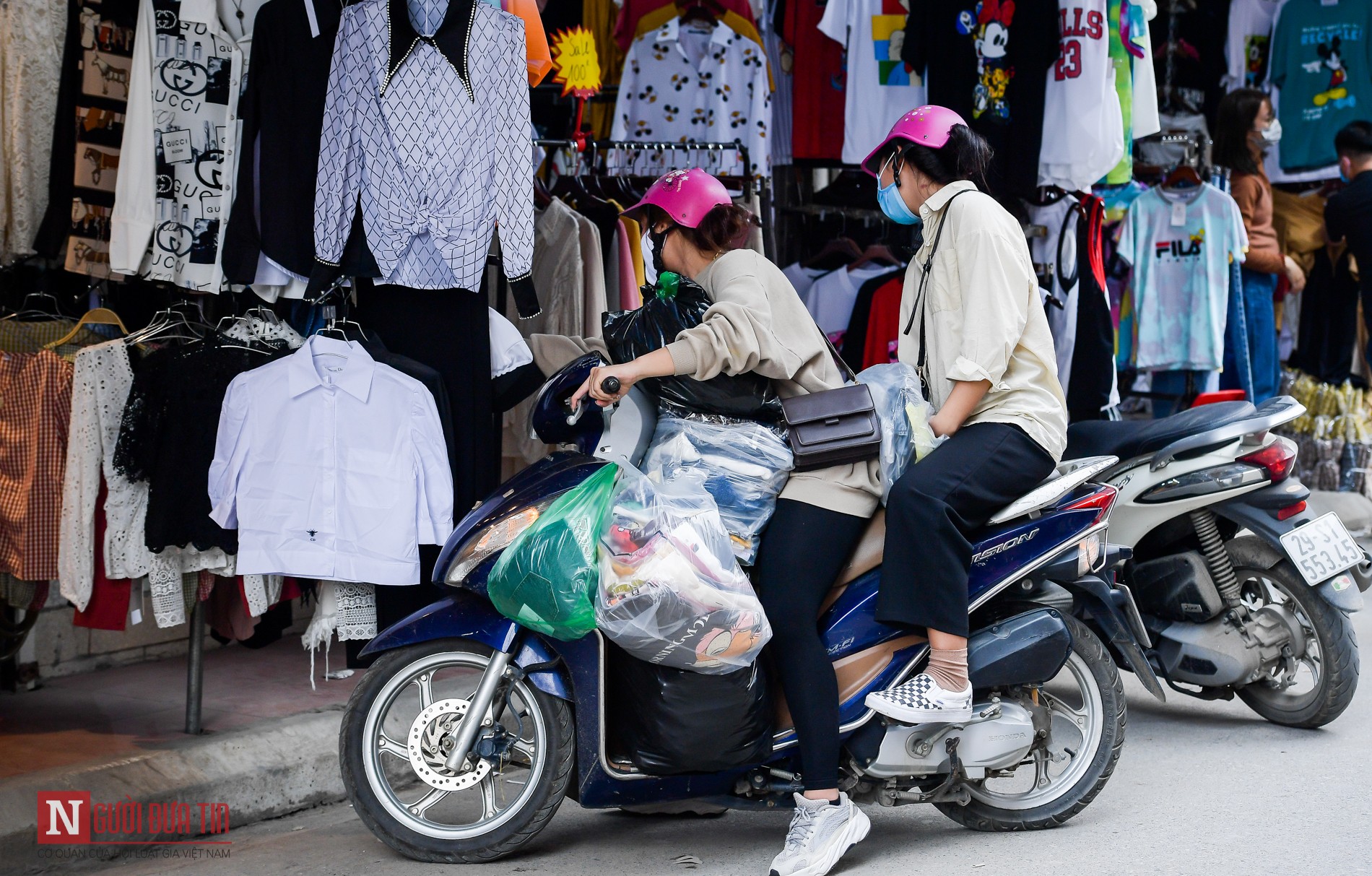 Tin nhanh - Chợ Ninh Hiệp nhộn nhịp trở lại sau nỗ lực phòng dịch Covid - 19 (Hình 7).