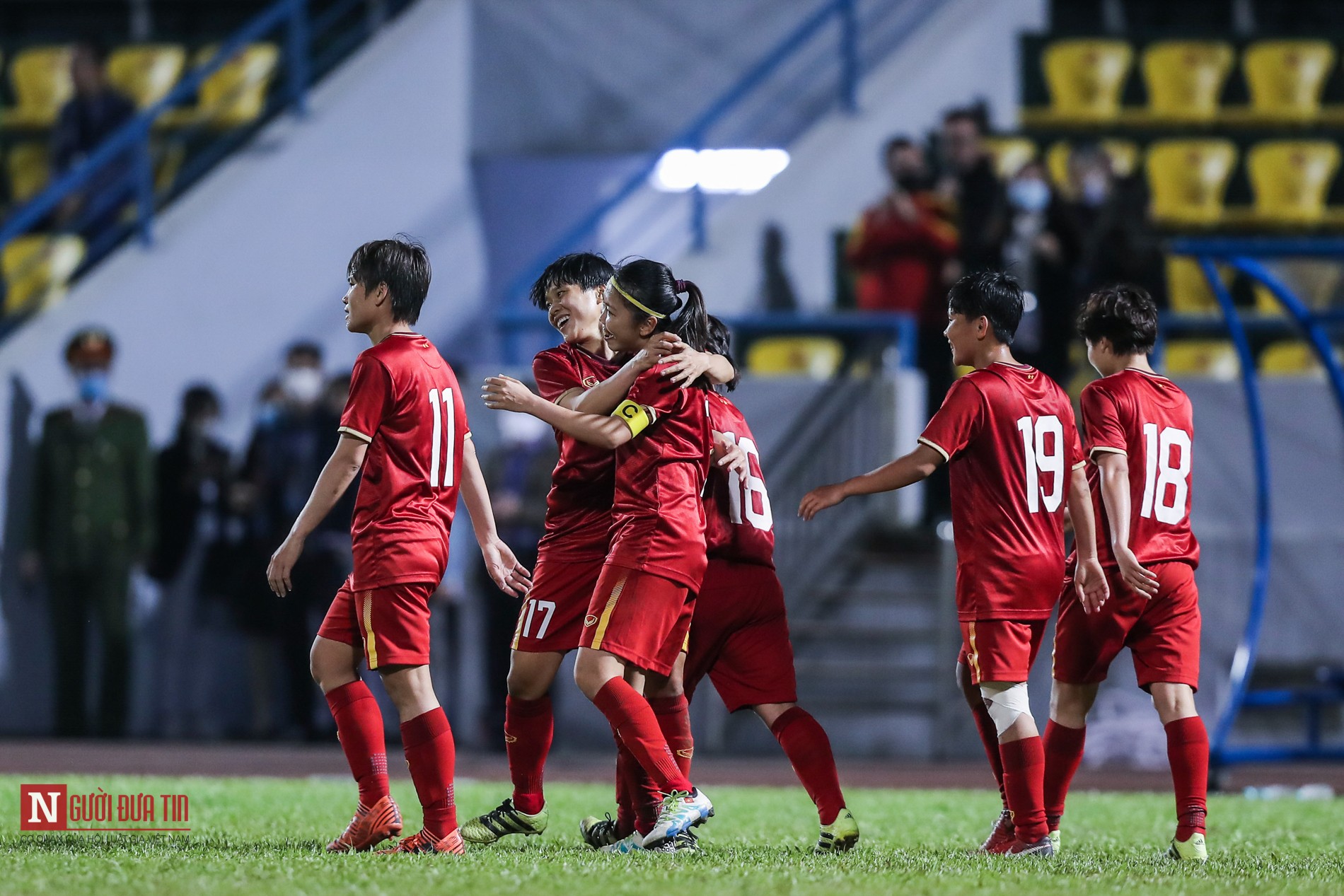 Tin nhanh - Chùm ảnh: Đội tuyển nữ Việt Nam mất vé dự Olympic Tokyo 2020 nhưng đã có bàn thắng lịch sử (Hình 10).