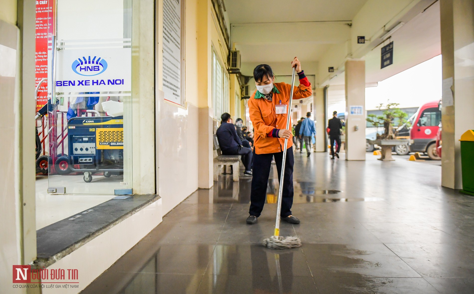 Tin nhanh - Phòng dịch Covid-19: Bến xe, ga tàu thực hiện nghiêm việc đeo khẩu trang (Hình 6).