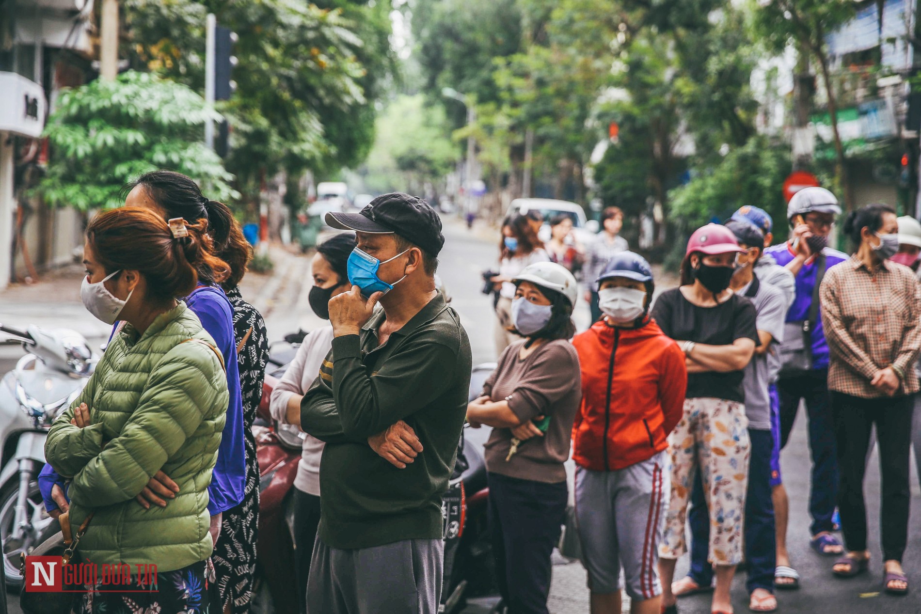 Tin nhanh - Người dân xếp hàng mua bánh trôi, bánh chay dịp Tết Hàn Thực (Hình 3).