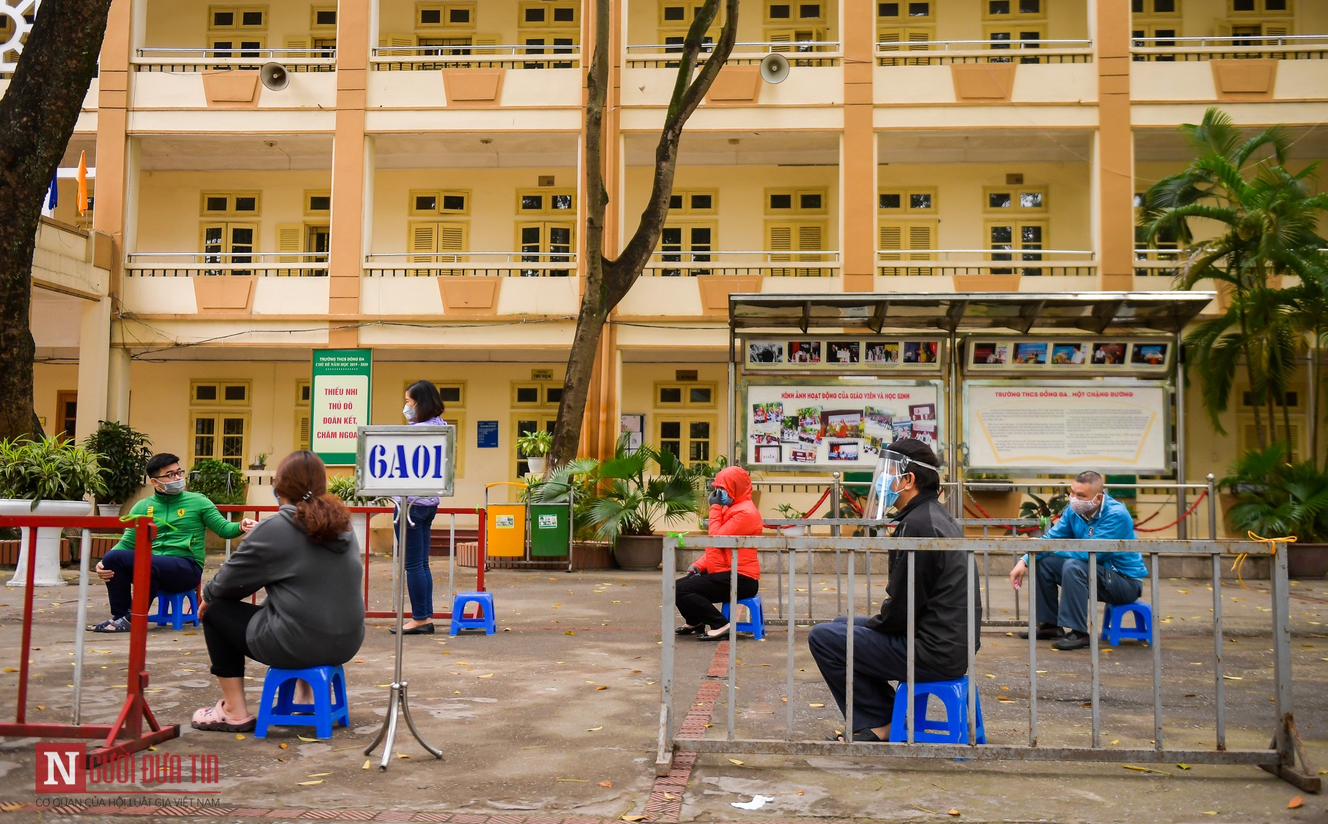 Tin nhanh - Hà Nội: Người dân Hà Nội xếp hàng test nhanh COVID-19 (Hình 4).