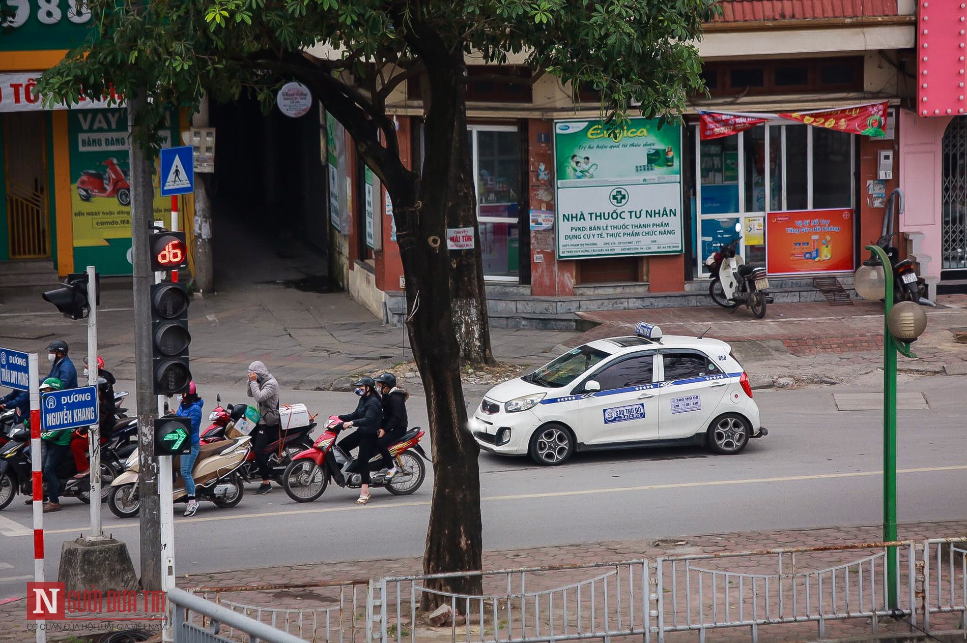 Tin nhanh - Hàng loạt xe taxi vẫn hoạt động, bất chấp lệnh cấm (Hình 8).
