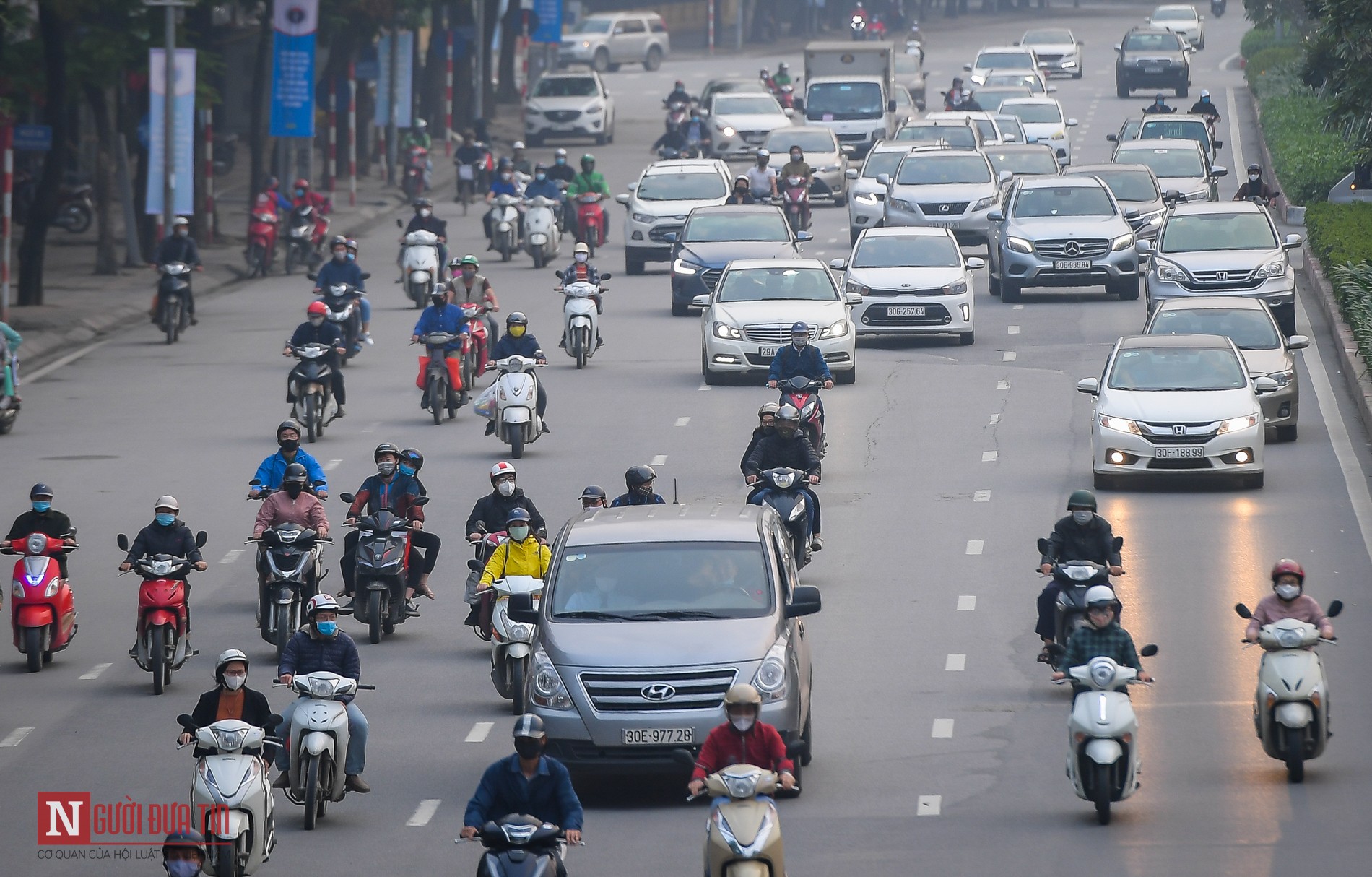 Tin nhanh - Hà Nội: Đường phố đông trở lại sau 1 tuần cách ly toàn xã hội