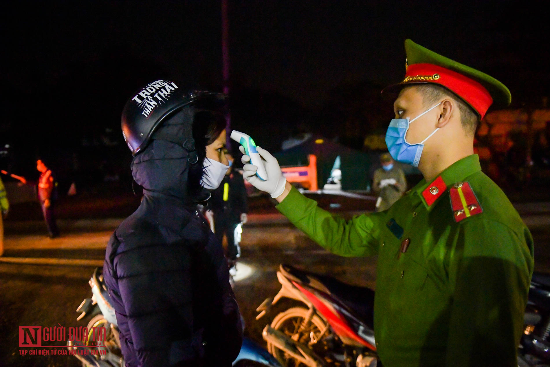 Tin nhanh - Trắng đêm kiểm soát COVID-19 trong rét nàng bân (Hình 5).