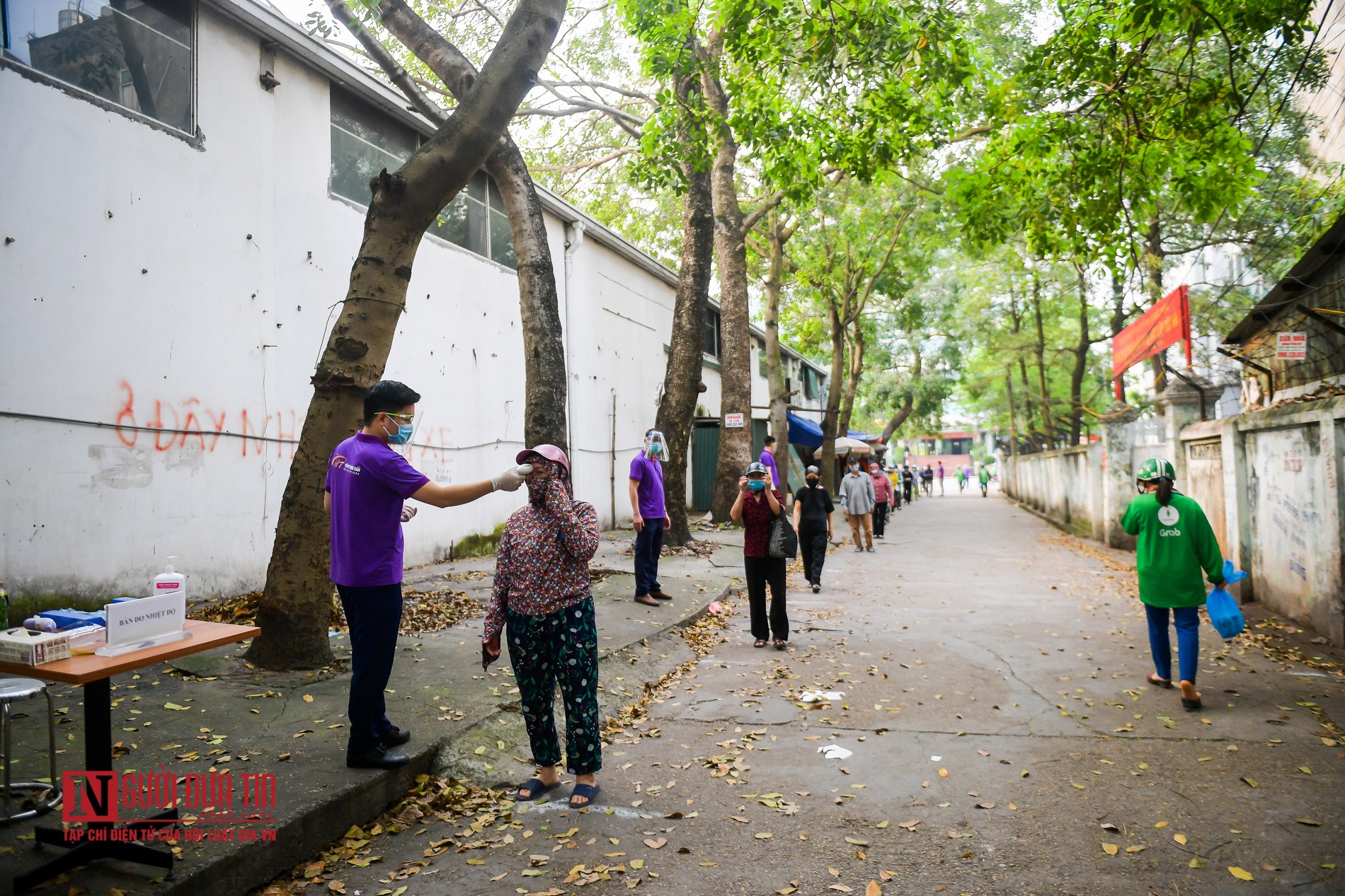 Tin nhanh - Sau “ATM gạo”, bác sĩ mở “ATM mì tôm” giúp đỡ người có hoàn cảnh khó khăn