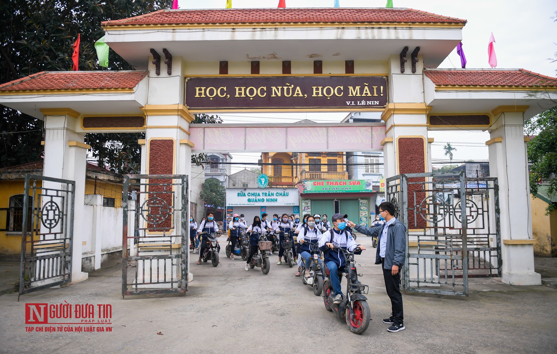 Giáo dục - Học sinh rạng rỡ quay trở lại trường sau thời gian dài nghỉ phòng dịch COVID-19