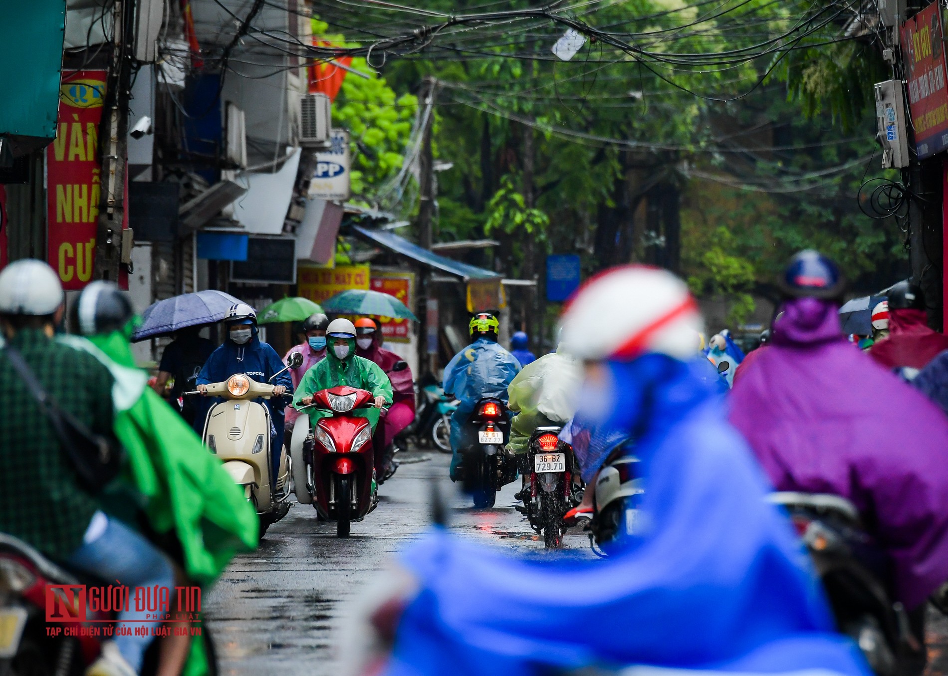 Tin nhanh - Đường phố Thủ đô ùn tắc nghiêm trọng sau cơn mưa lớn (Hình 13).