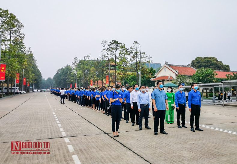 Chính sách - Đoàn thanh niên hội Luật gia Việt Nam viếng Lăng Chủ tịch Hồ Chí Minh