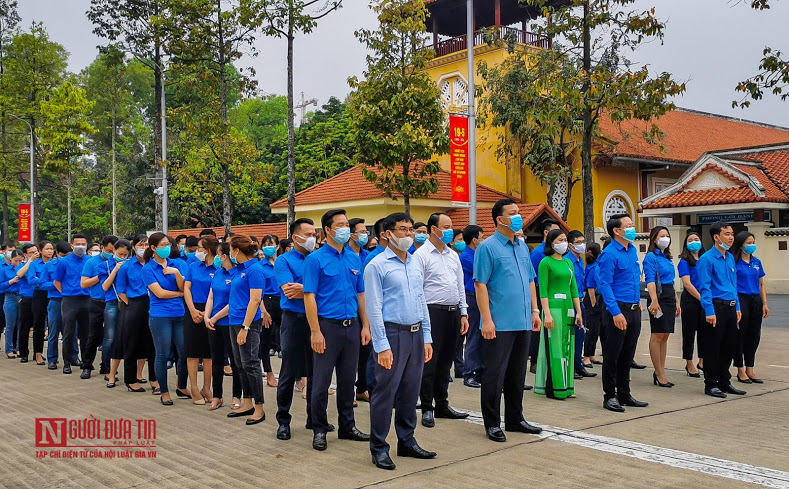 Chính sách - Đoàn thanh niên hội Luật gia Việt Nam viếng Lăng Chủ tịch Hồ Chí Minh (Hình 2).