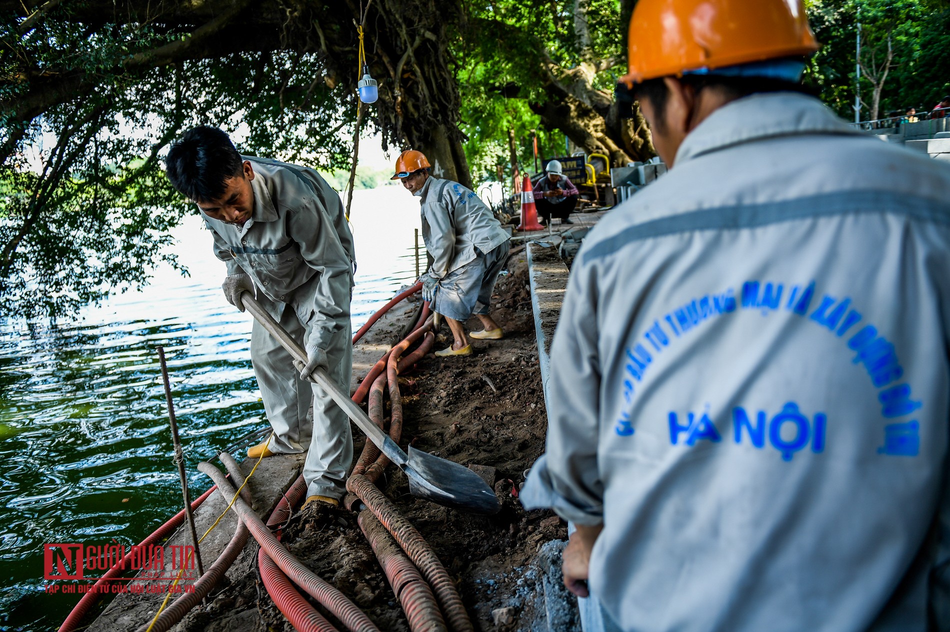 Tin nhanh - Vỉa hè Hồ Gươm 'thay áo mới' (Hình 10).