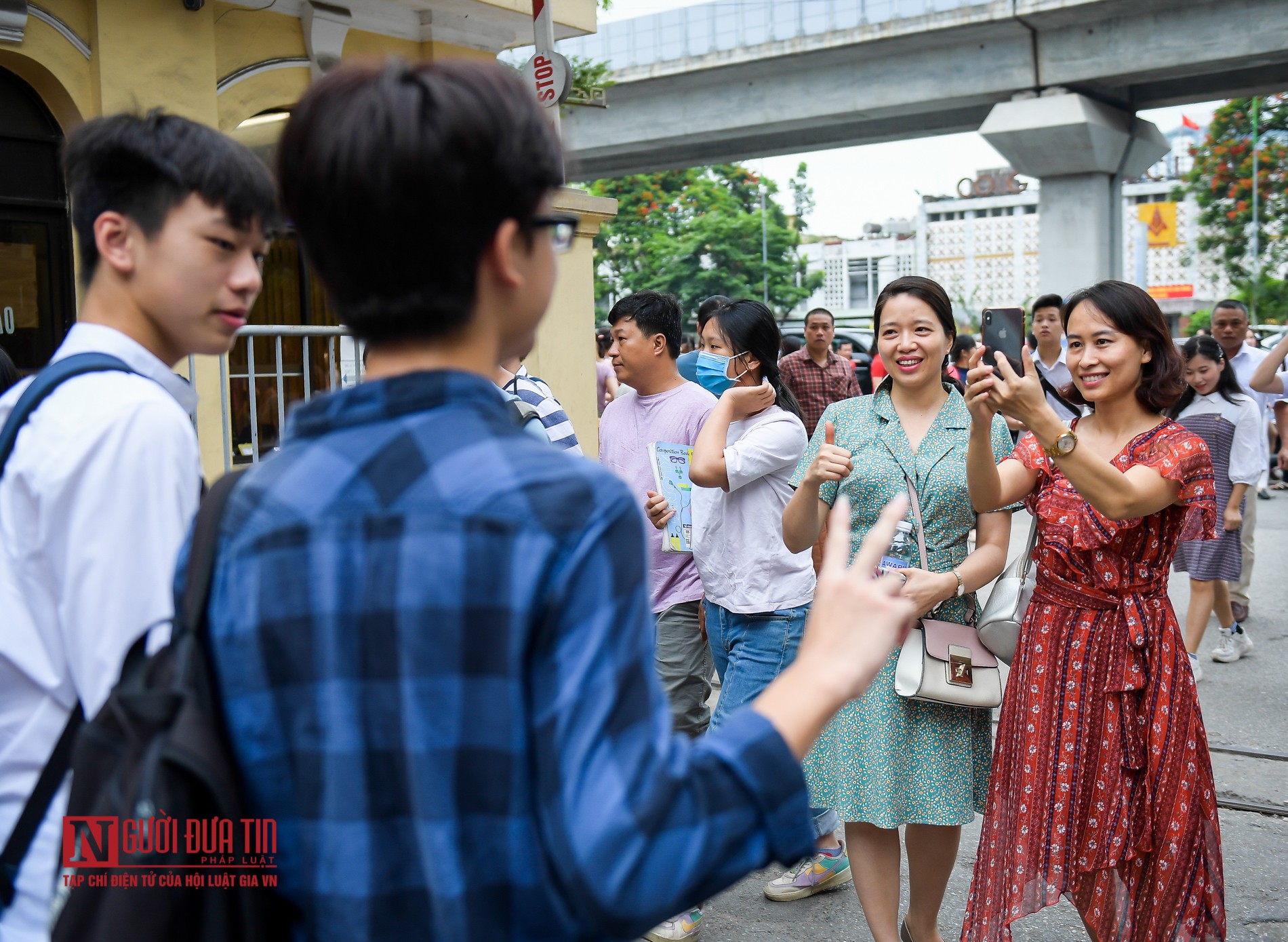 Giáo dục - Thí sinh rạng rỡ trong ngày thi chuyên vào trường Khoa học tự nhiên (Hình 5).