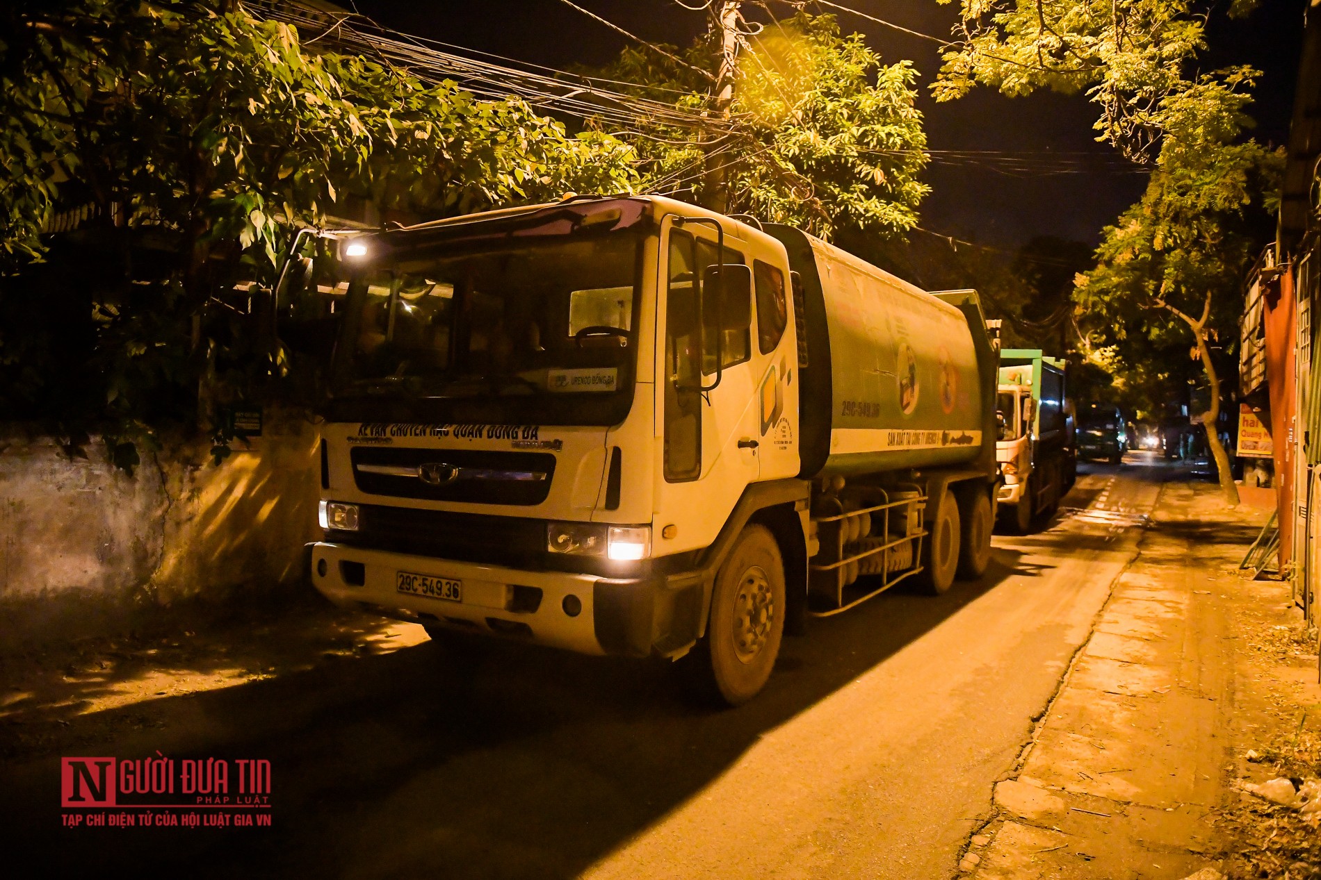 Môi trường - 'Phương án B' bị chặn, hàng chục xe rác tại Hà Nội tiếp tục không có chỗ đổ (Hình 2).