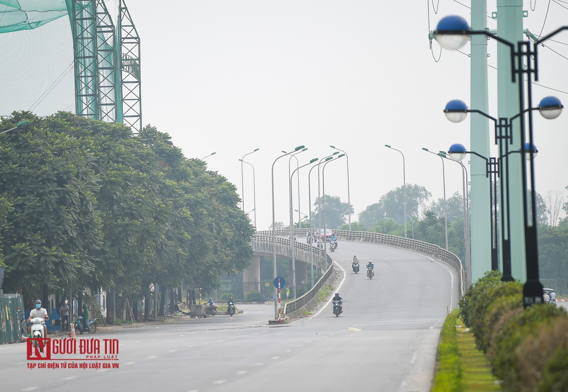 Môi trường - Hà Nội: Không khí ô nhiễm nghiêm trọng, bụi mịn trắng xóa giữa mùa hè (Hình 8).