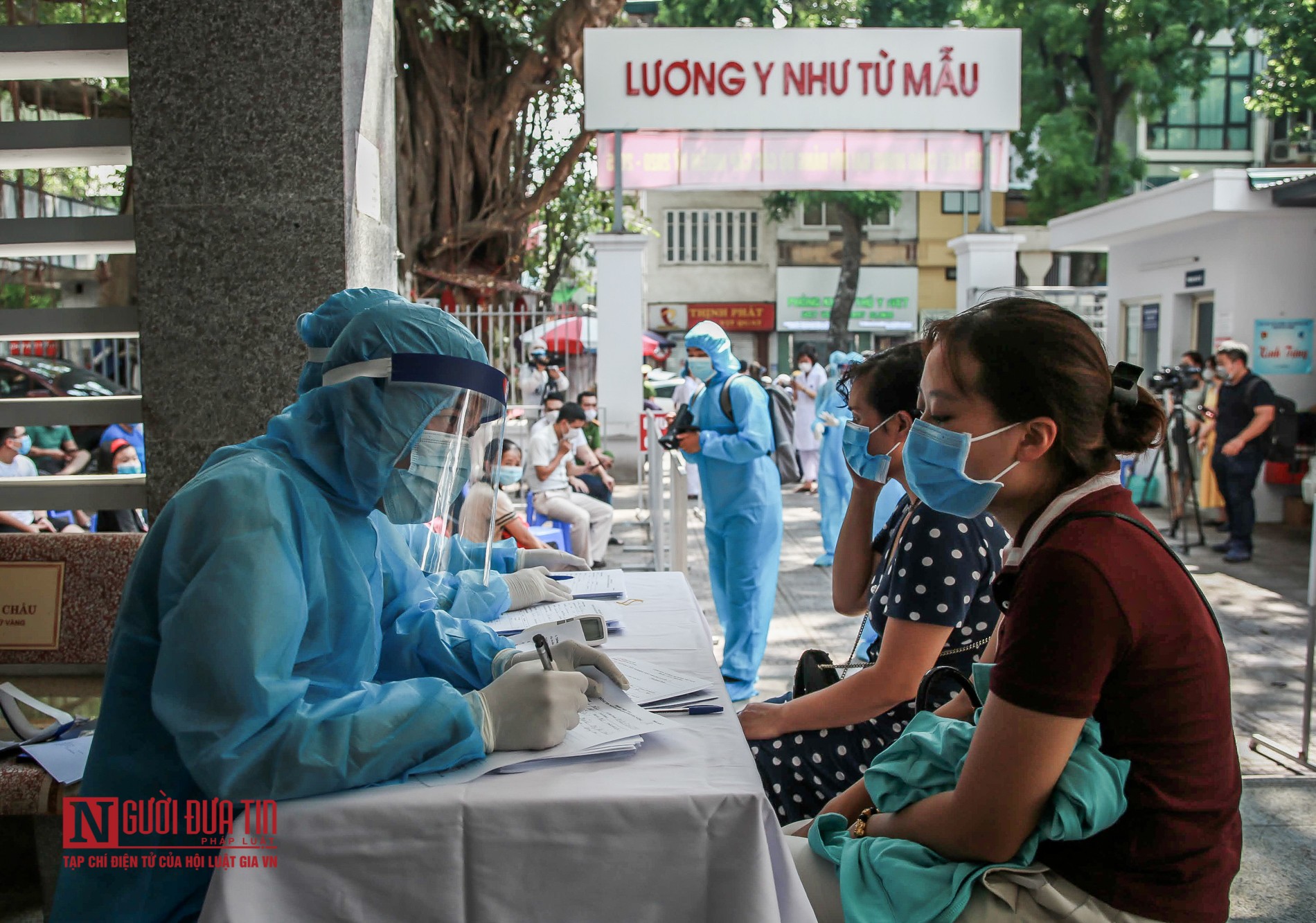 Tin nhanh - Hà Nội: Tiến hành test nhanh Covid -19 cho người dân từ Đà Nẵng trở về (Hình 2).