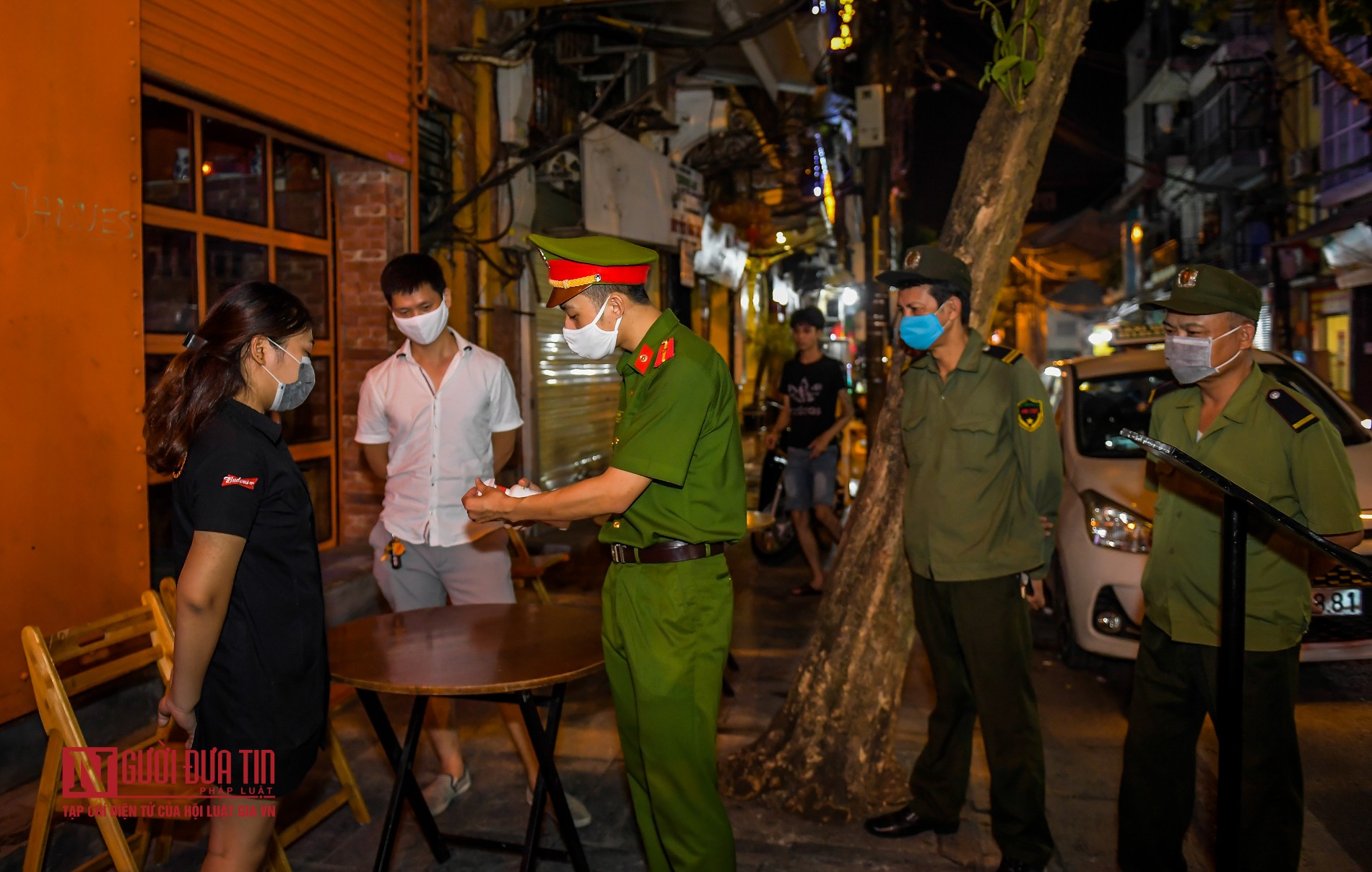 Tin nhanh - Hà Nội: Chính thức đóng toàn bộ quán bar, karaoke, hàng quán vỉa hè (Hình 3).