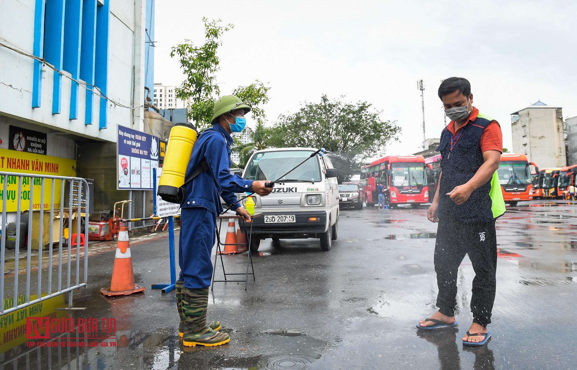 Tin nhanh - Bến xe Hà Nội tăng cường các biện pháp phòng, chống dịch Covid-19 (Hình 4).