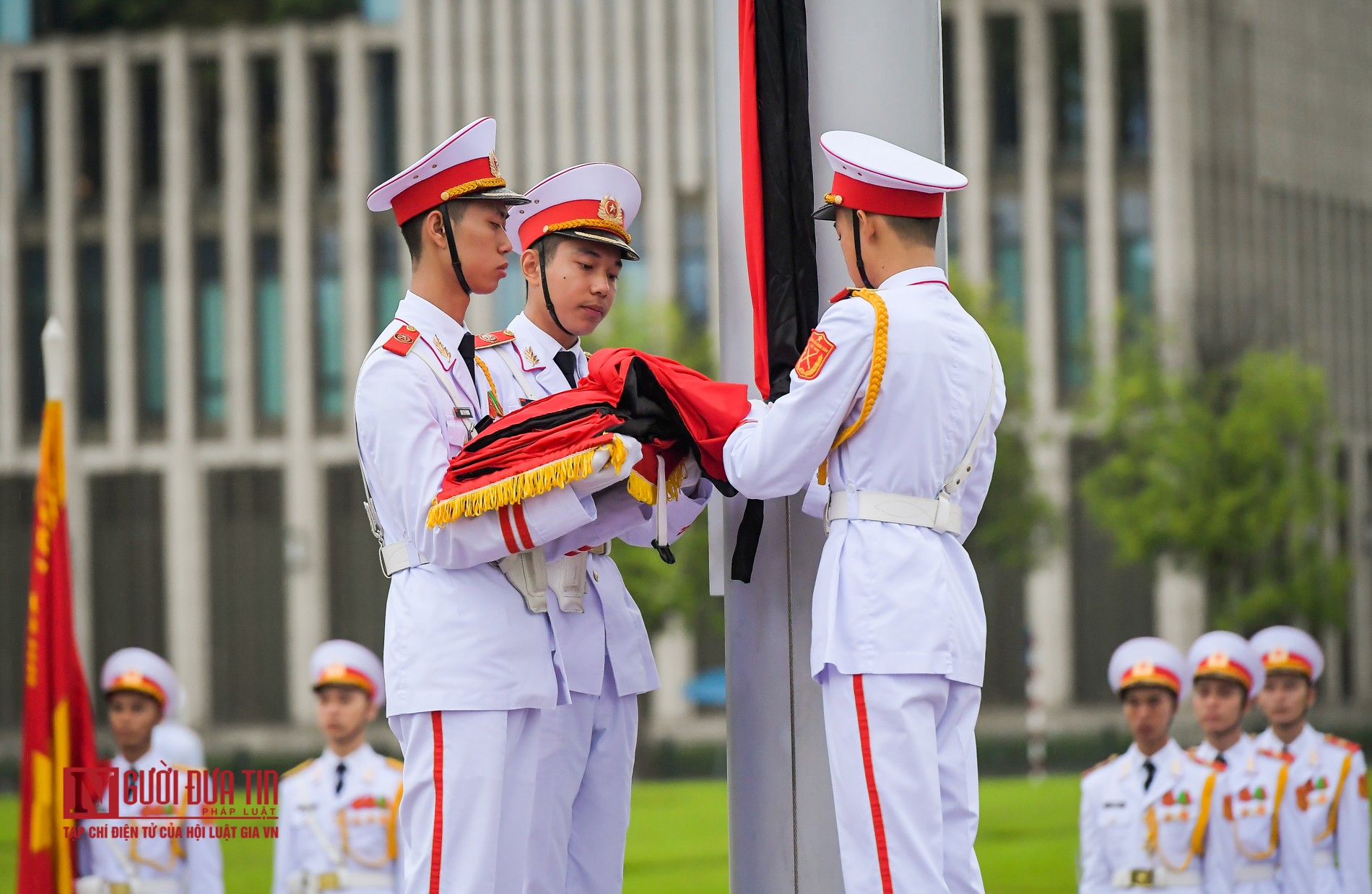 Tin nhanh - Lễ thượng cờ rủ Quốc tang nguyên Tổng bí thư Lê Khả Phiêu (Hình 7).