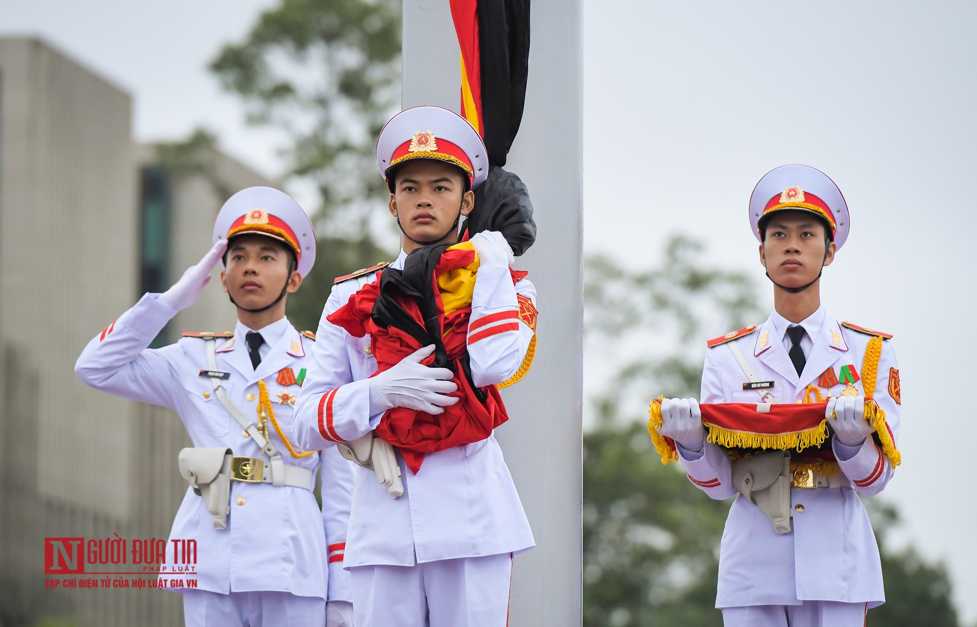 Tin nhanh - Lễ thượng cờ rủ Quốc tang nguyên Tổng bí thư Lê Khả Phiêu (Hình 9).