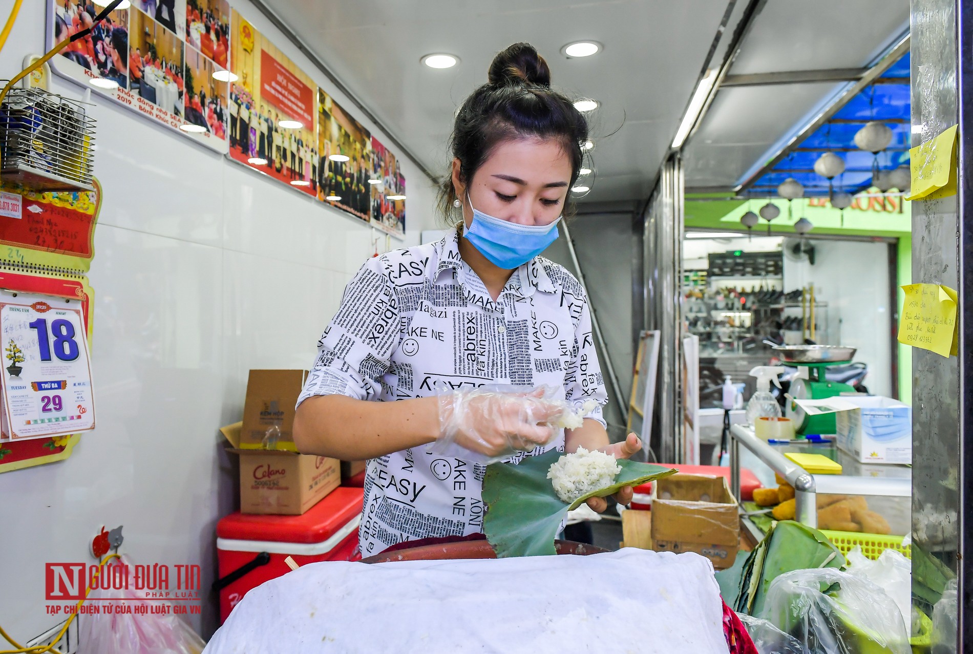 Tin nhanh - Hà Nội: Hàng quán khởi động “lá chắn” phòng chống dịch (Hình 10).