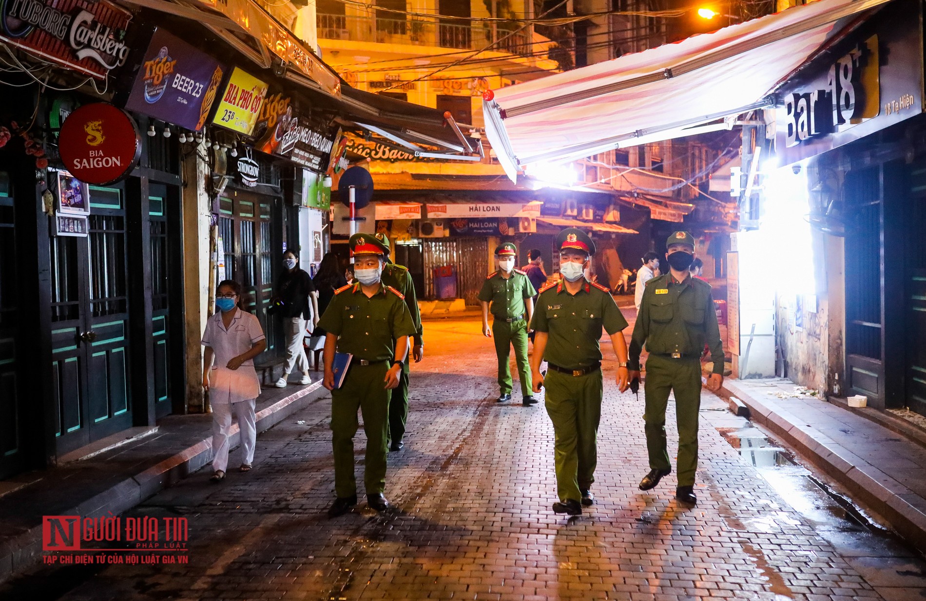 Tin nhanh - Hà Nội: Nhiều hàng quán chủ động đóng cửa trước lệnh giãn cách  (Hình 2).