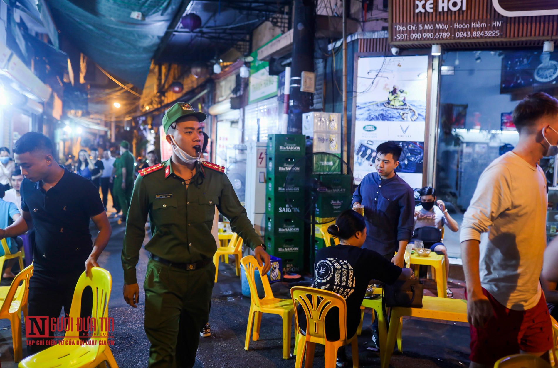 Tin nhanh - Hà Nội: Nhiều hàng quán chủ động đóng cửa trước lệnh giãn cách  (Hình 9).