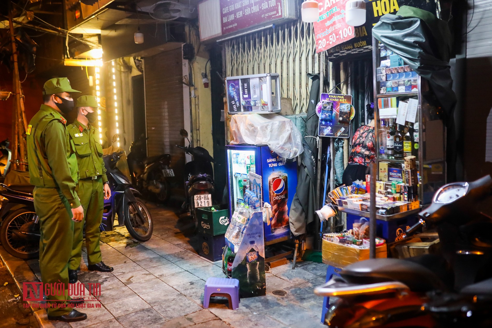 Tin nhanh - Hà Nội: Nhiều hàng quán chủ động đóng cửa trước lệnh giãn cách  (Hình 4).