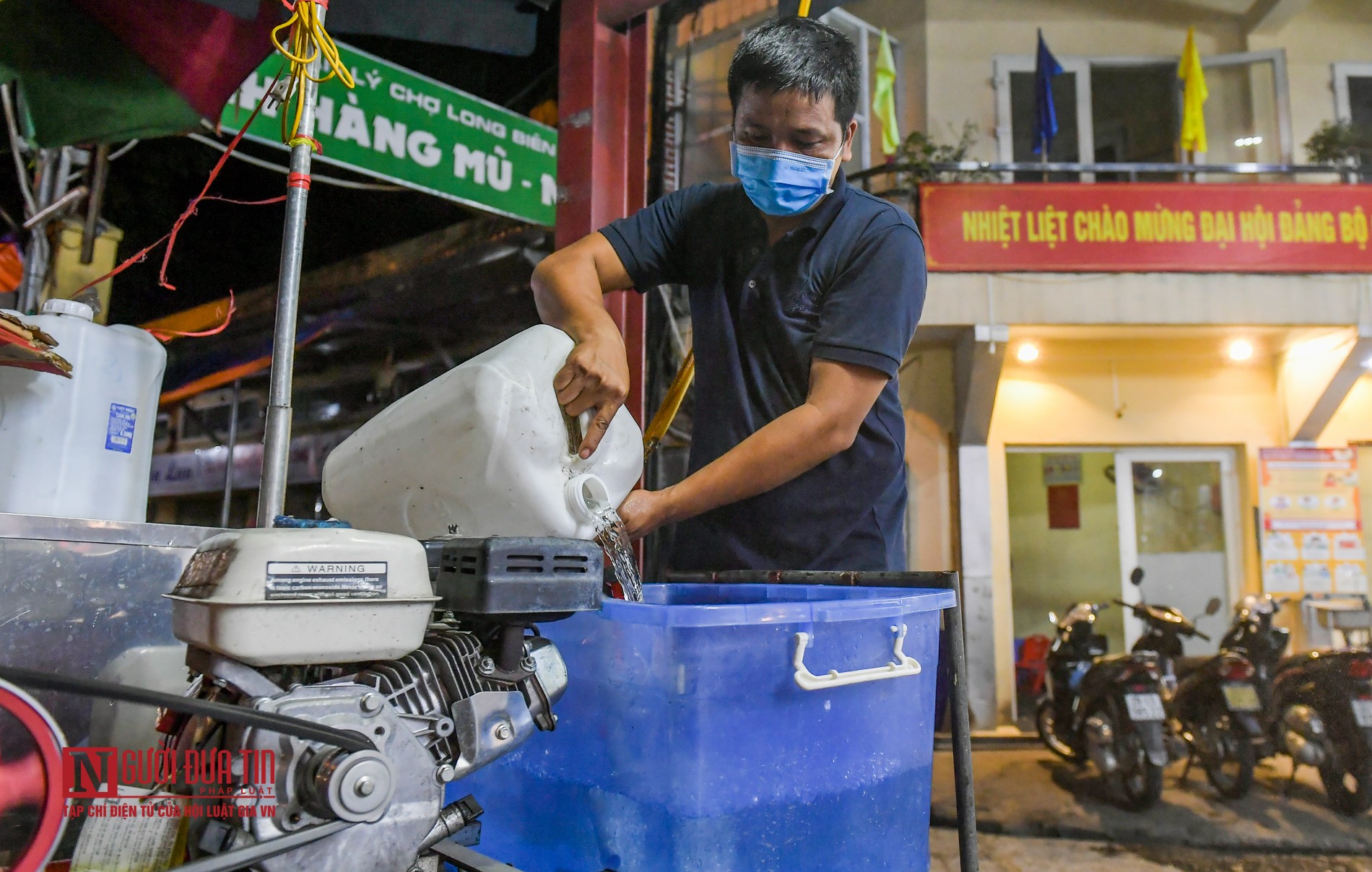 Tin nhanh - “Lá chắn” phòng dịch tại chợ đầu mối hoa quả lớn nhất miền Bắc (Hình 4).